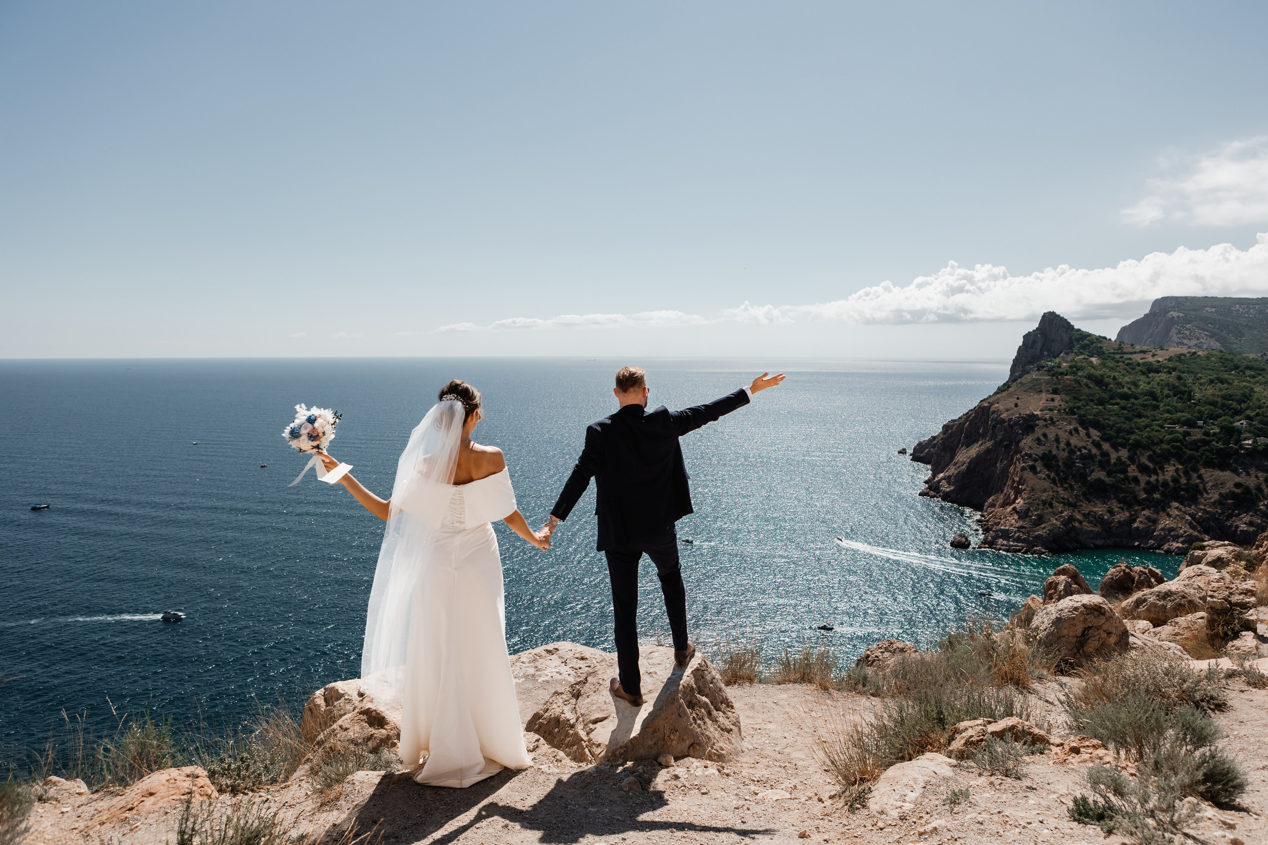 Свадебная съёмка в Балаклаве в крепости Чембало. Свадебный фотограф, фотосъемка в Крыму, Севастополе, Симферополе, Ялте