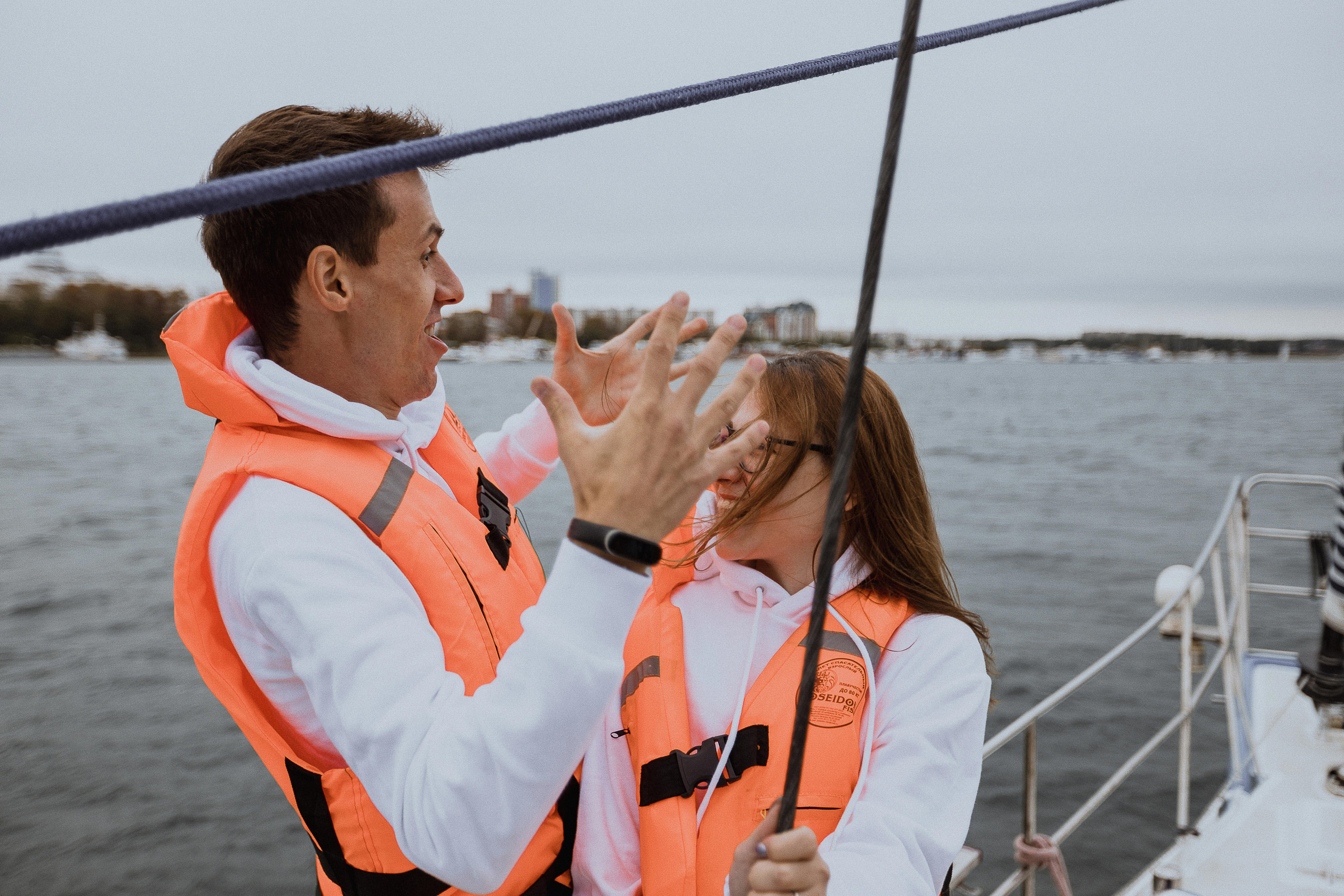 «а дома нельзя было остаться?»