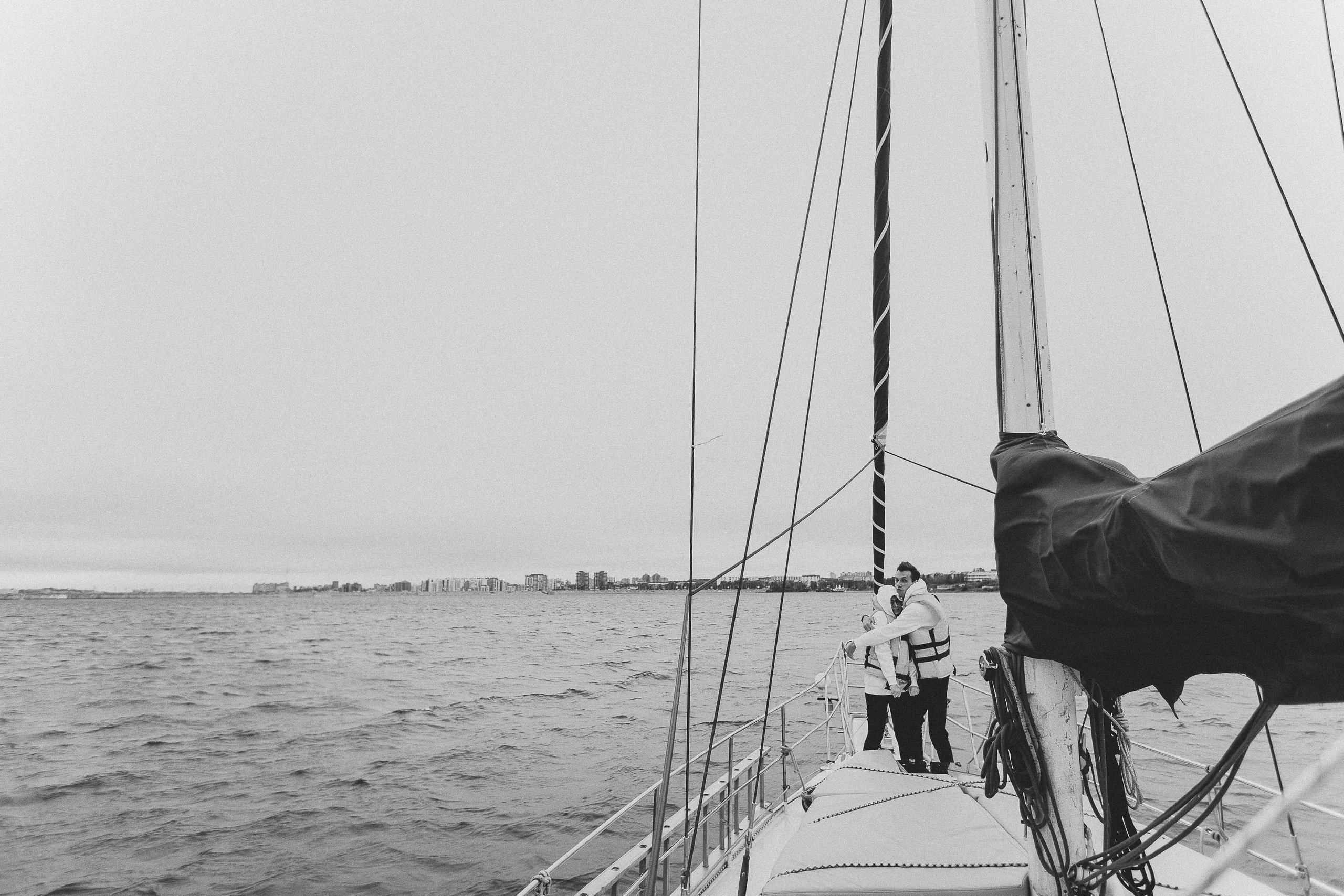 «а дома нельзя было остаться?»