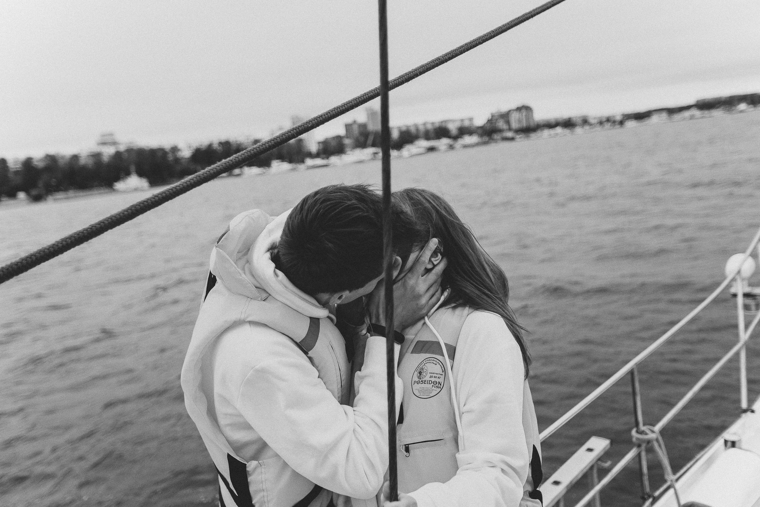 «а дома нельзя было остаться?»