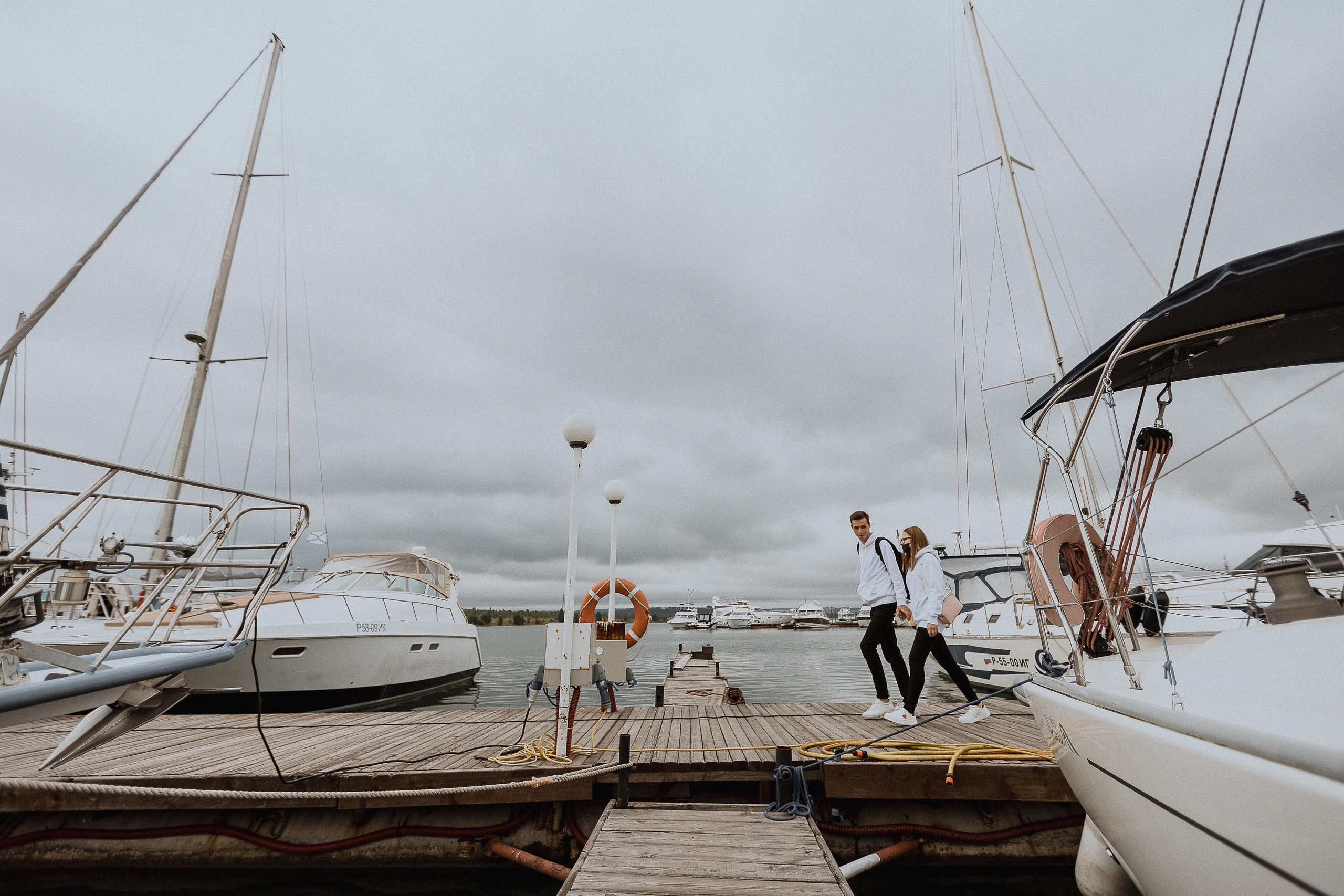 «а дома нельзя было остаться?»