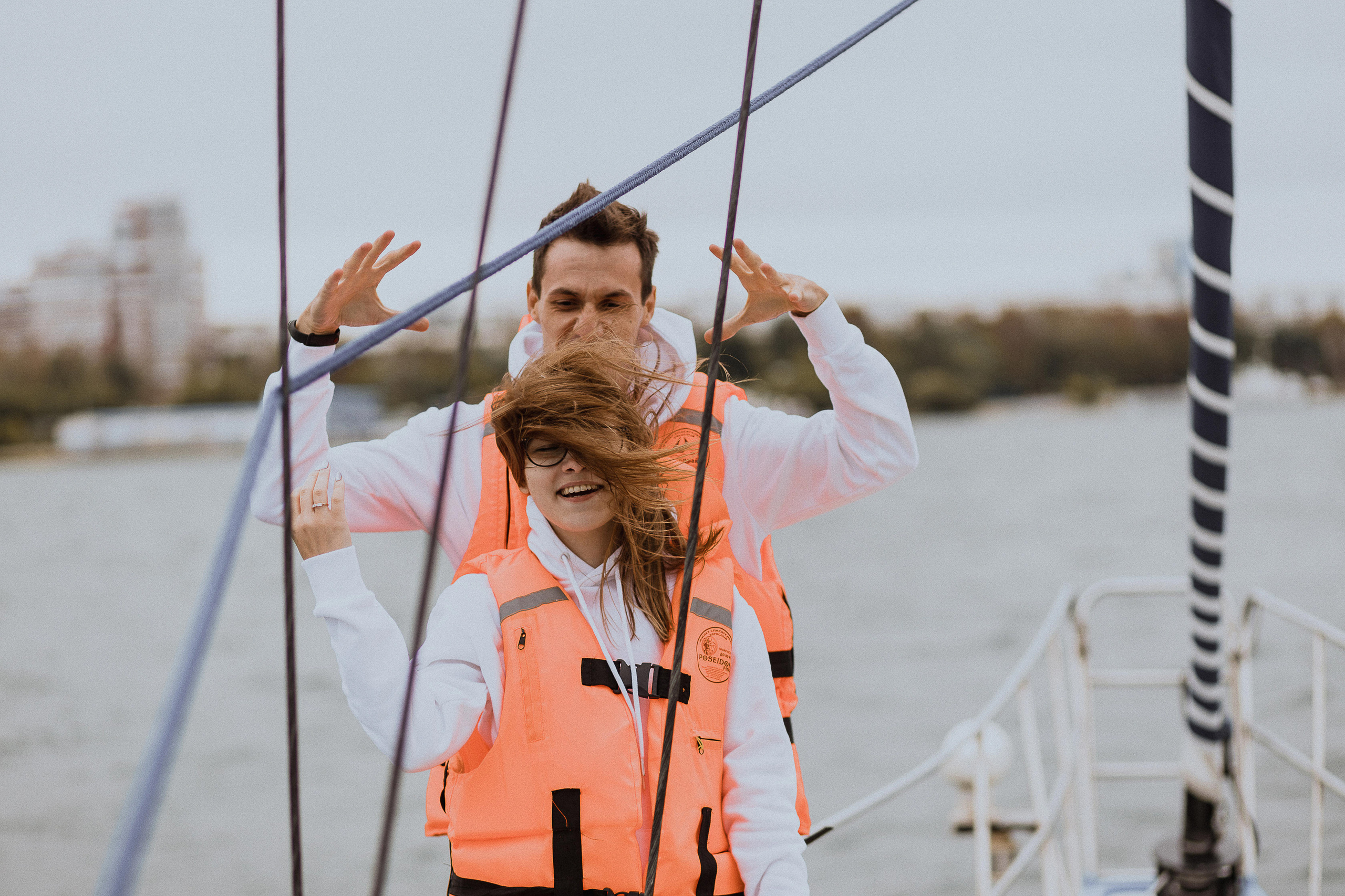 «а дома нельзя было остаться?»