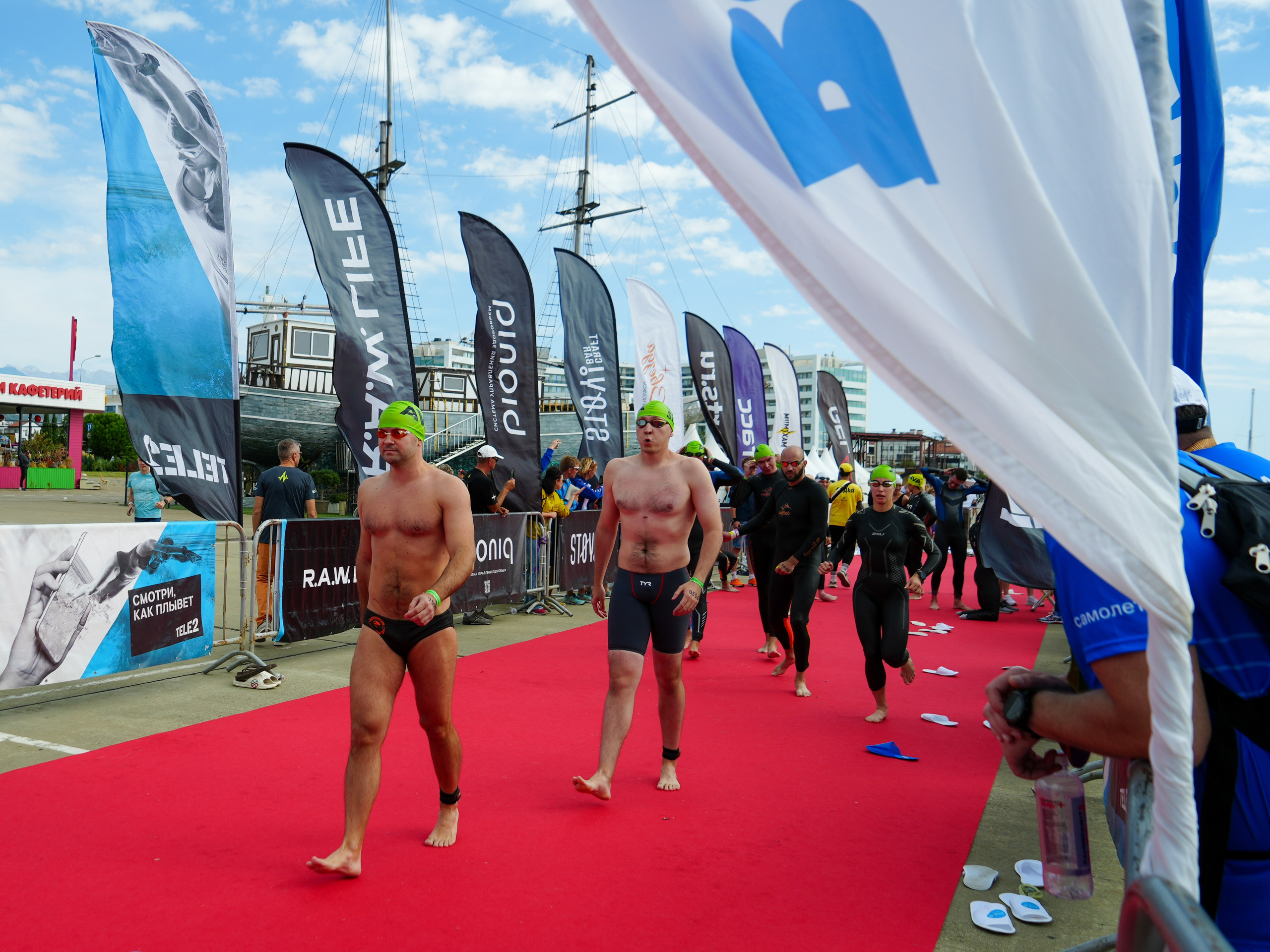 Фотоотчет партнерской интеграции для компании TELE2 на фестивале Ironstar. Репортажный фотограф в Красной Поляне и Сочи Павлюченко Екатерина