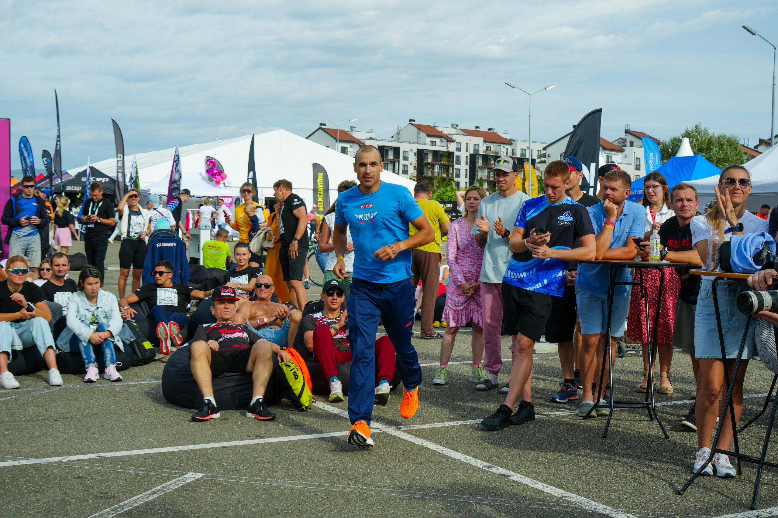 Фотоотчет партнерской интеграции для компании TELE2 на фестивале Ironstar. Репортажный фотограф в Красной Поляне и Сочи Павлюченко Екатерина