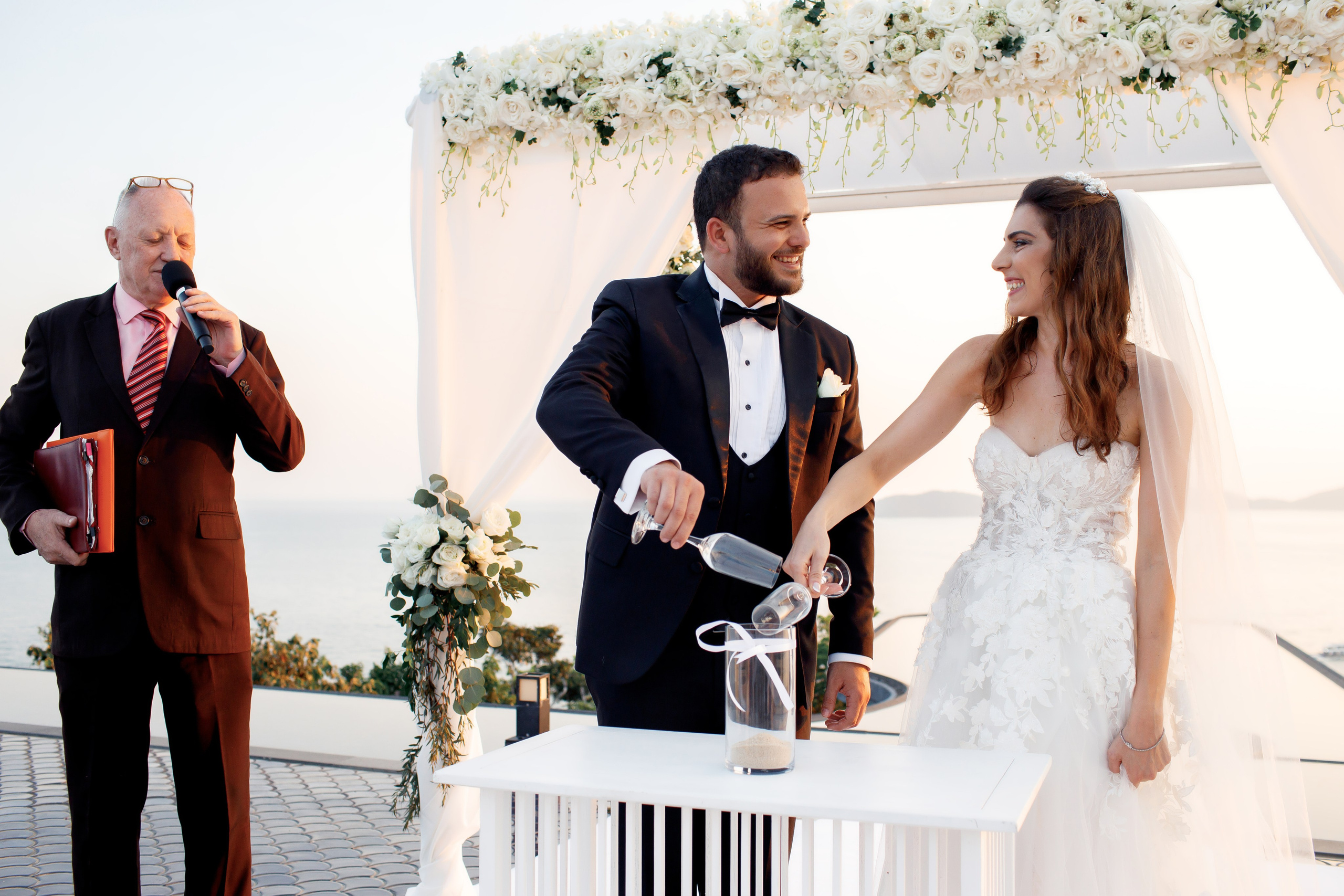 Свадьба с гостями на Пхукете. Фотограф на Пхукете в Таиланде