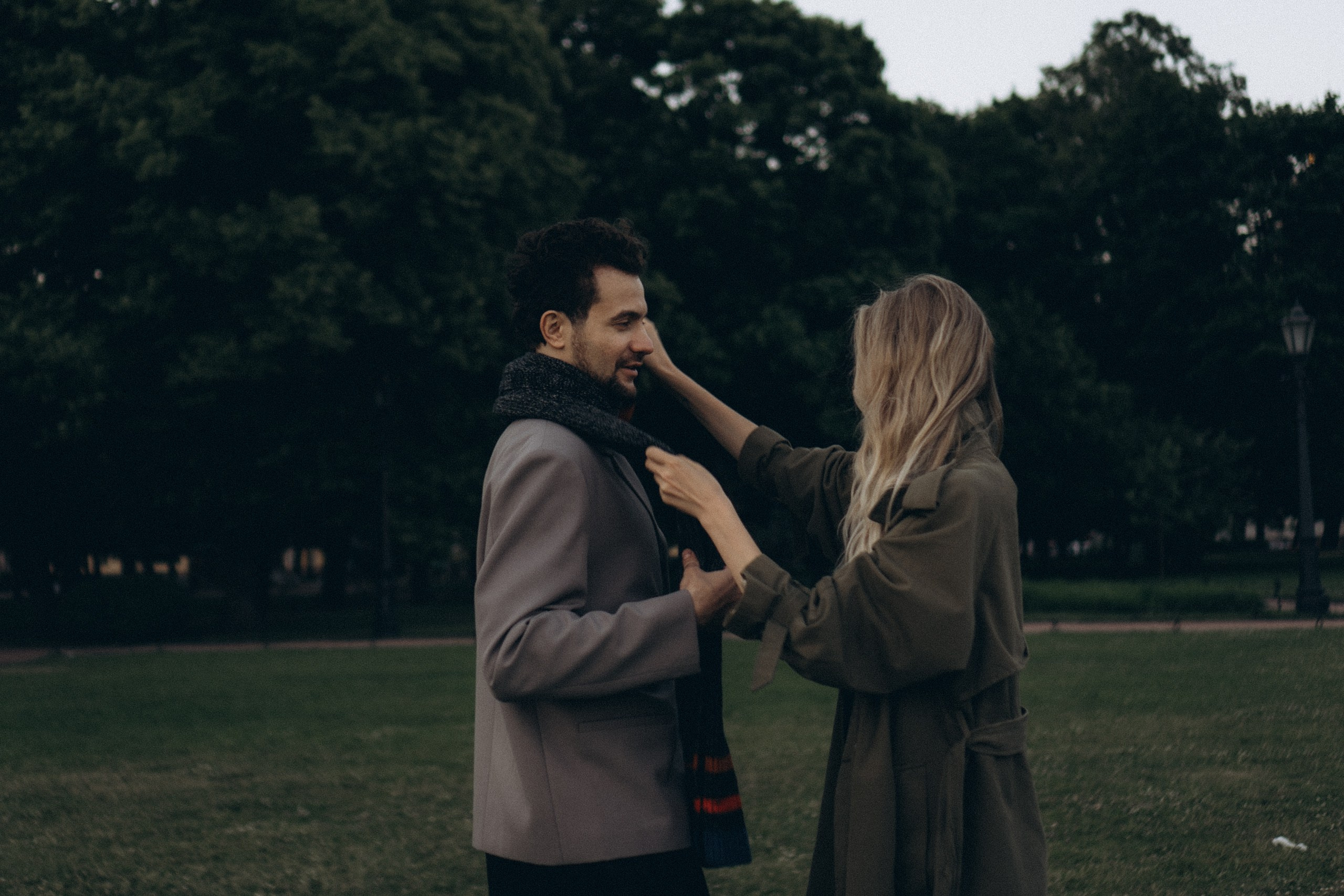 СВАДЕБНАЯ СЬЕМКА ПАРЫ НА РАССВЕТЕ В БЕЛЫЕ НОЧИ И ПРОГУЛКА С РАЗВОДНЫМИ МОСТАМИ И ПИКНИК ВОЗЛЕ ИСАКИЕВСКОГО СОБОРА. Профессиональный фотограф, Санкт-Петербург — Виктория Богомолова