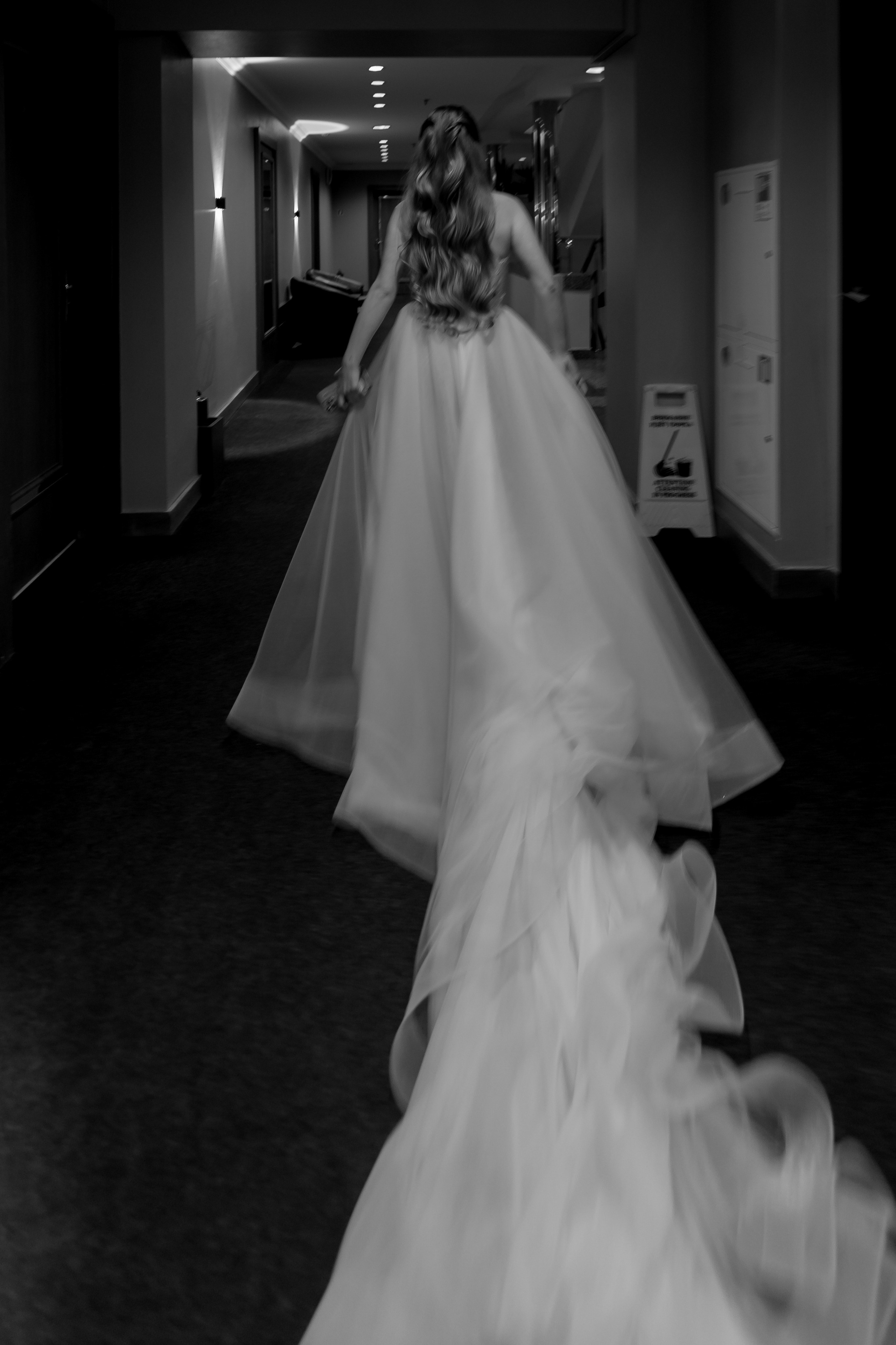 СВАДЕБНАЯ СЬЕМКА СБОРОВ В ОТЕЛЕ И ВЫЕЗД НА ЦЕРЕМОНИЮ (СНЯТО В СИБИРЕ В НИЖНЕВАРТОВСКЕ)М. Профессиональный фотограф, Санкт-Петербург — Виктория Богомолова