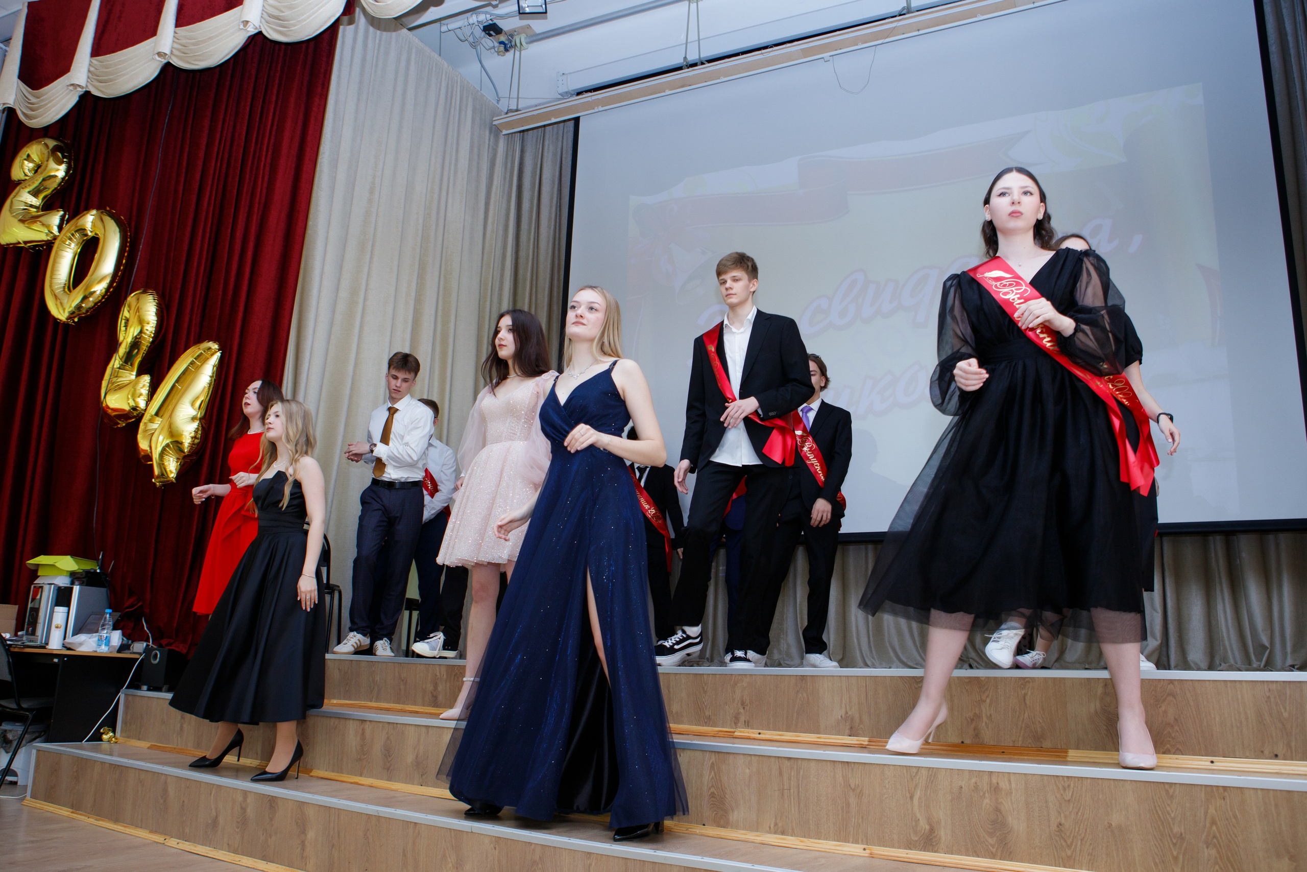 11 класс / Последний звонок / Гимназия № 1558 / г. Москва. Детский и семейный фотограф Мария Киселёва. Москва