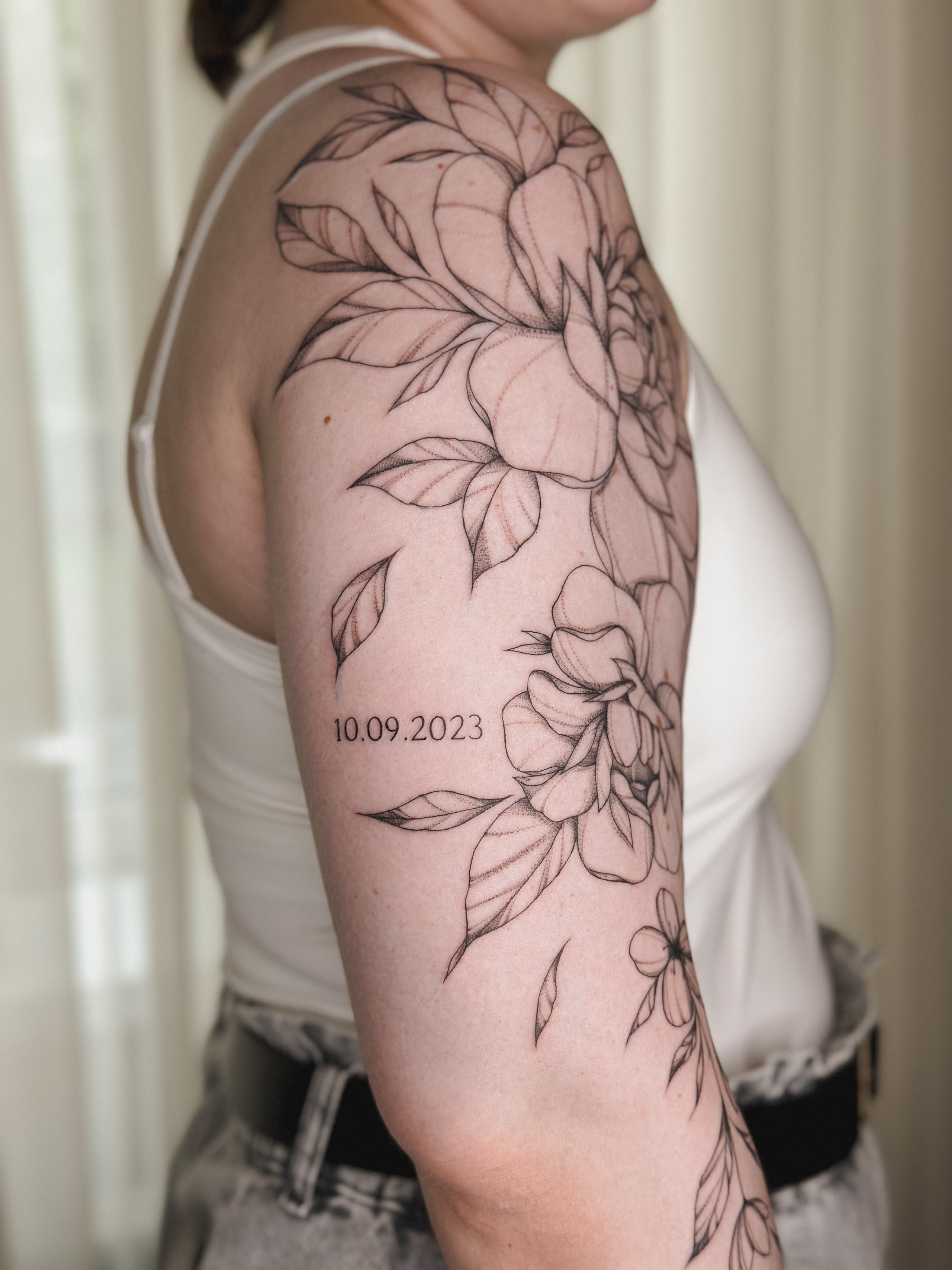 Сеанс тату. Тату мастер Новосибирск