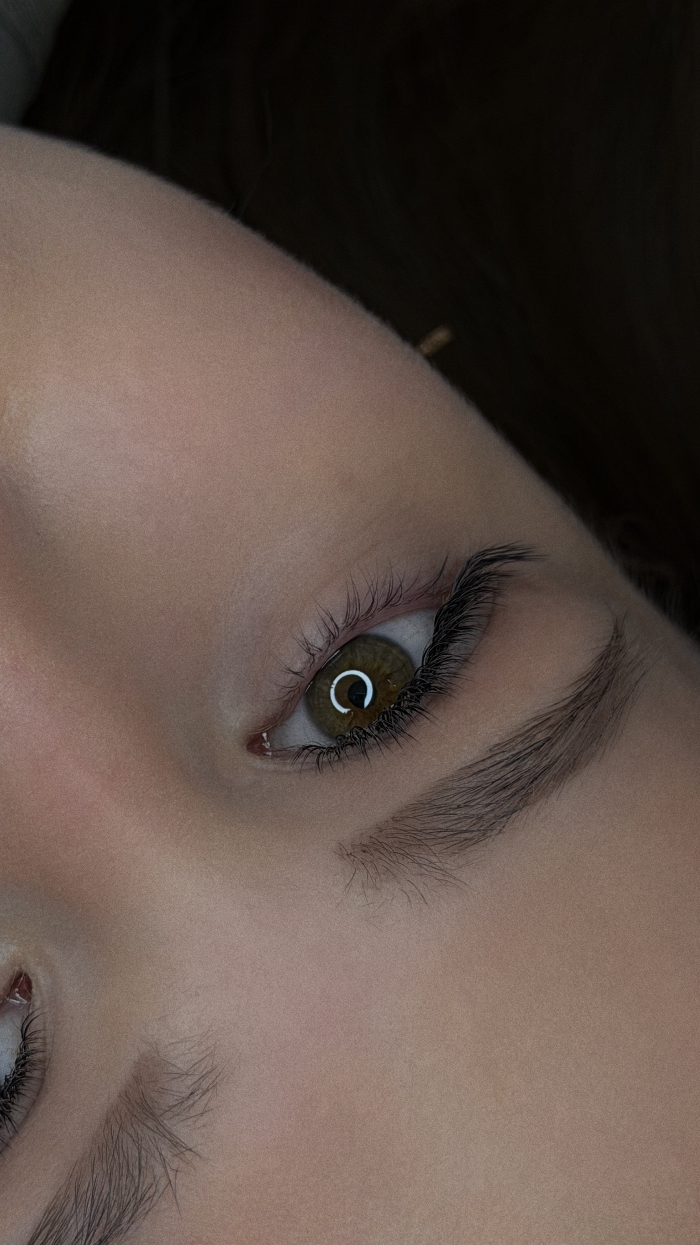 Ресницы. Студия визажистов, стилистов по прическам, бровистов и мастеров по ресницам