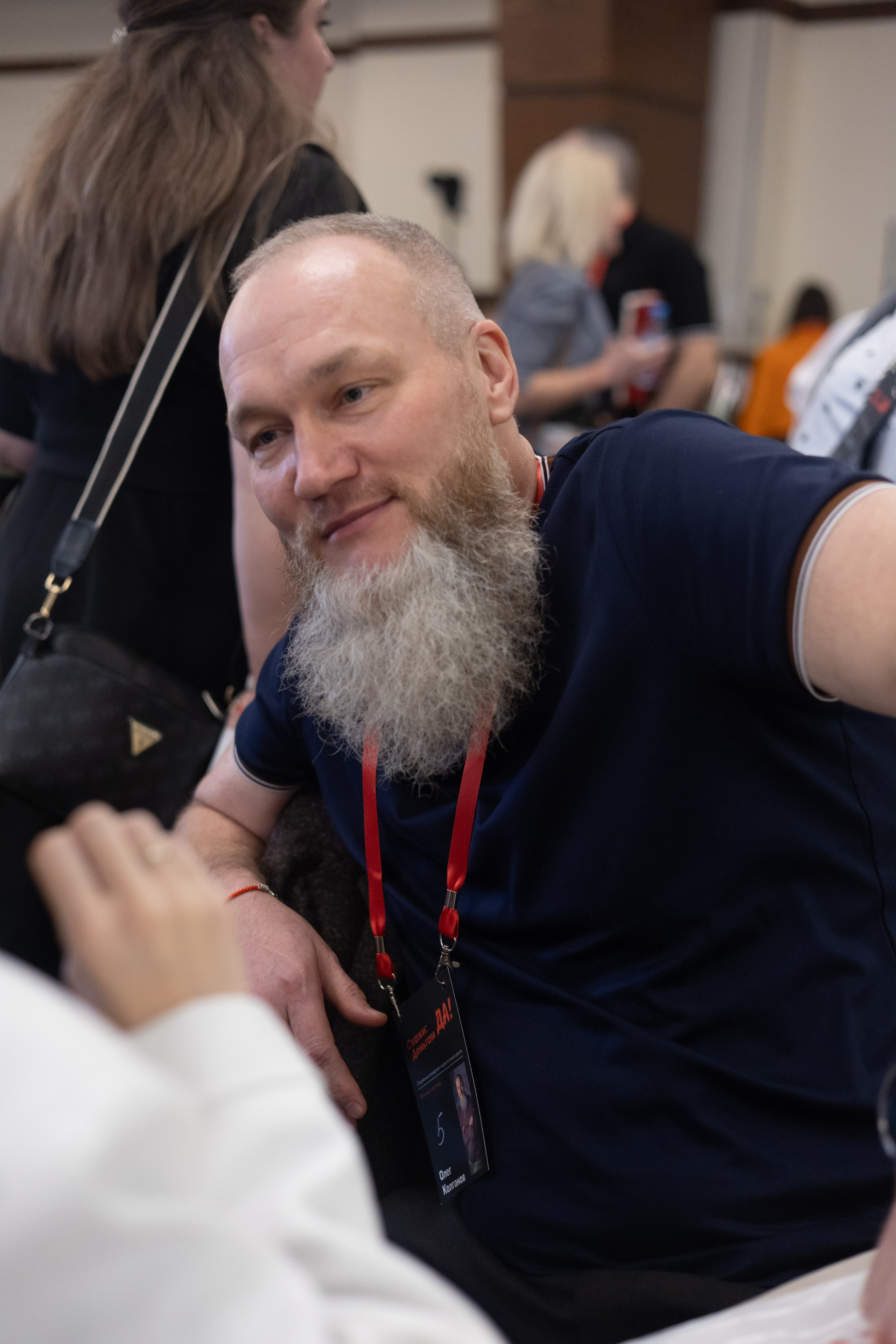 «СКАЖИ ДЕНЬГАМ ДА». Фотограф Красноярск съемки лавстори, фотосессия в студии, портретная съемка, творческие фотосессии