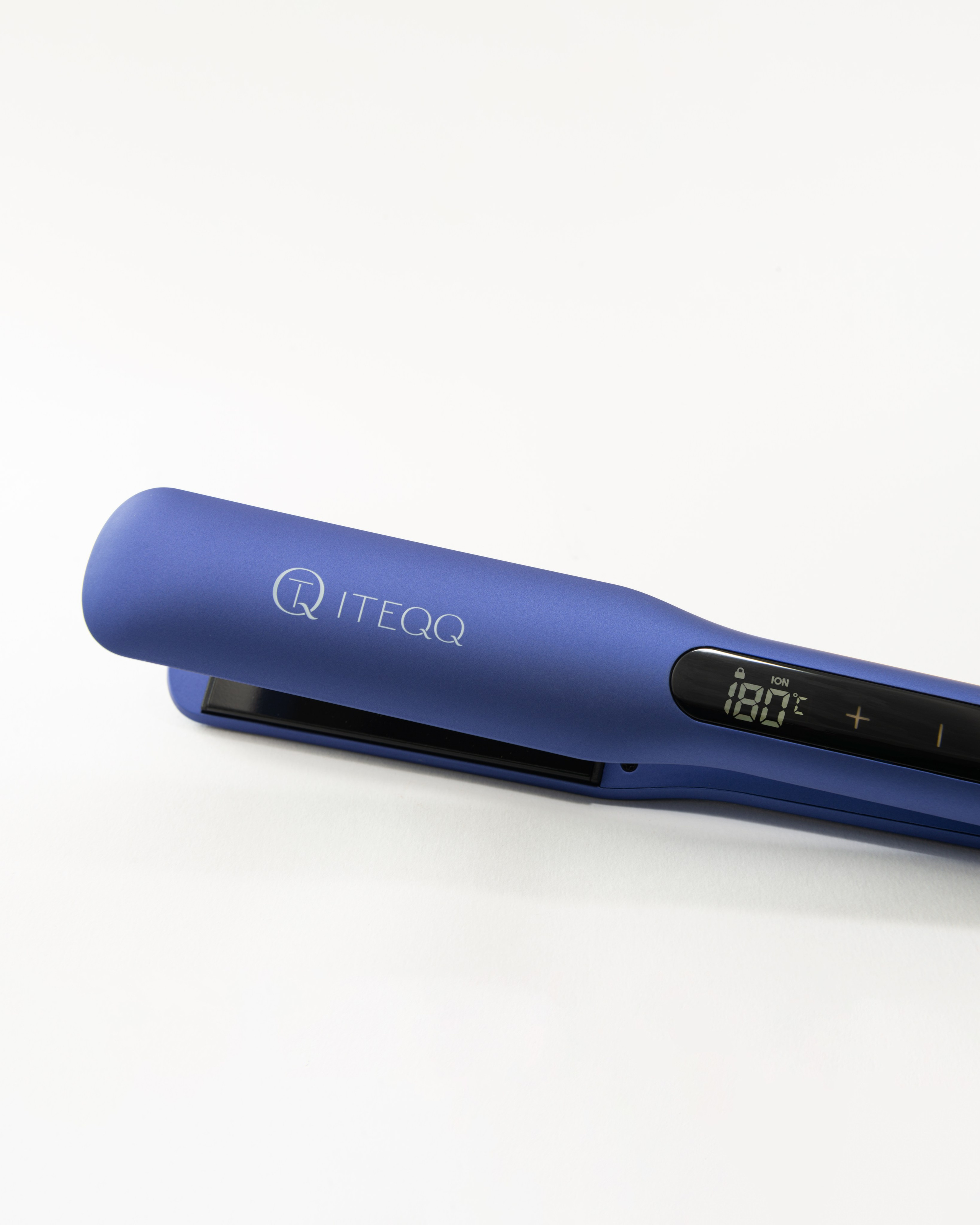 Каталог для ITEQQ. Коммерческий фотограф в Москве Билуши Василиса