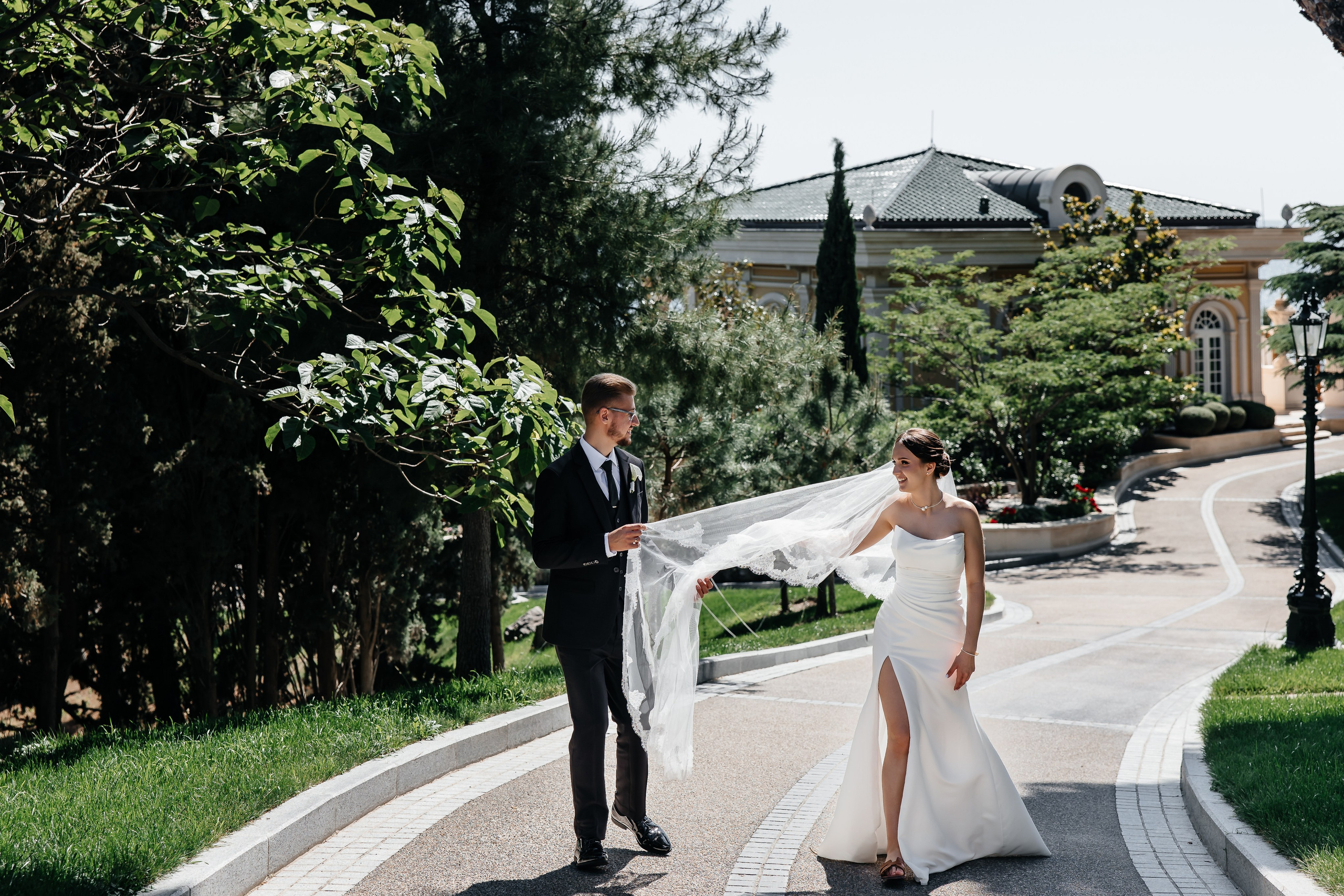 Анонс свадьбы Иры и Никиты. Прогулка в отеле Крымский Бриз. Свадебный фотограф в Крыму и Севастополе Ольга Баскакова