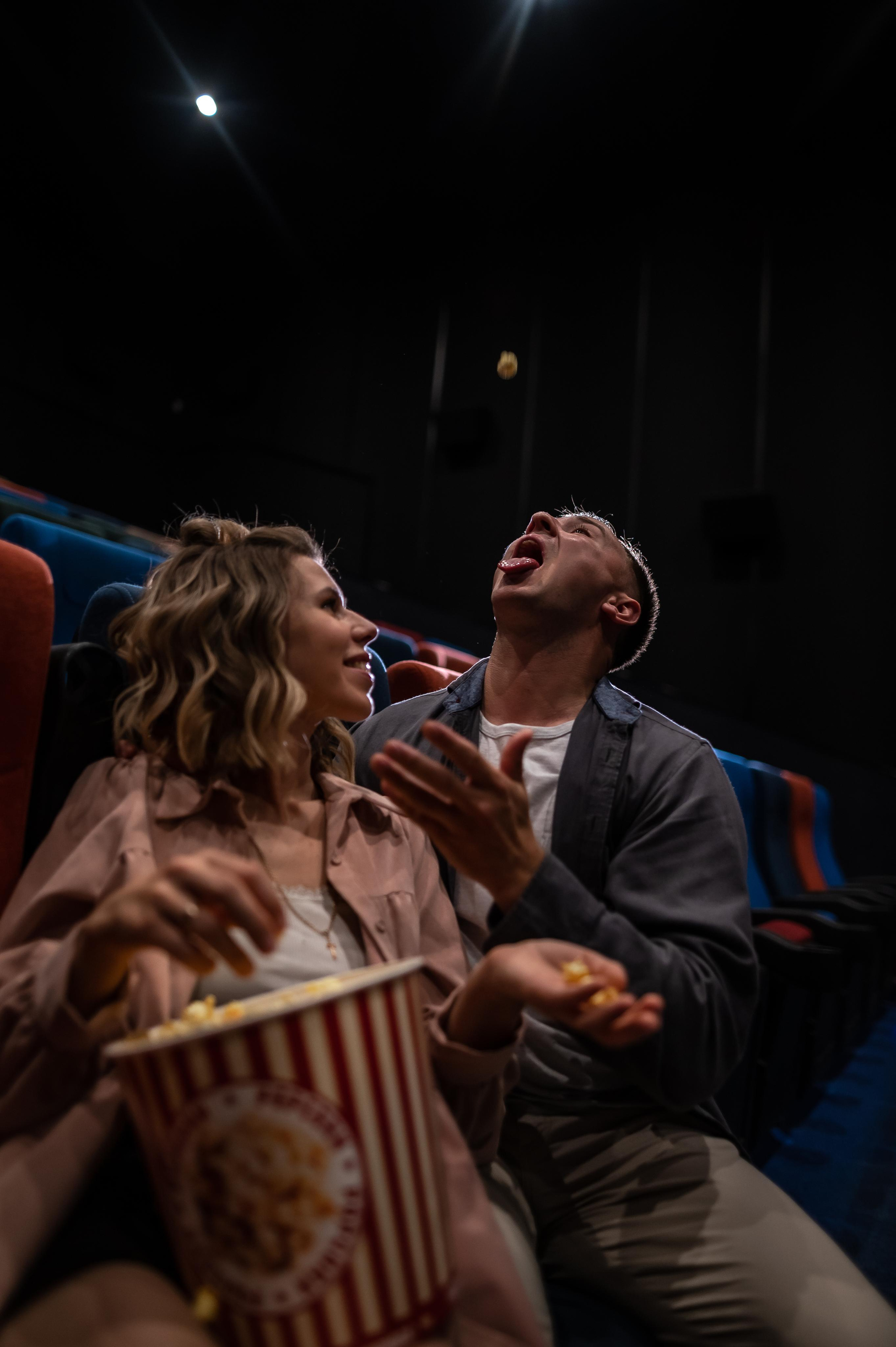 Любовь в кинотеатре. Фотограф ПИТЕР СПБ Надежда Баранова