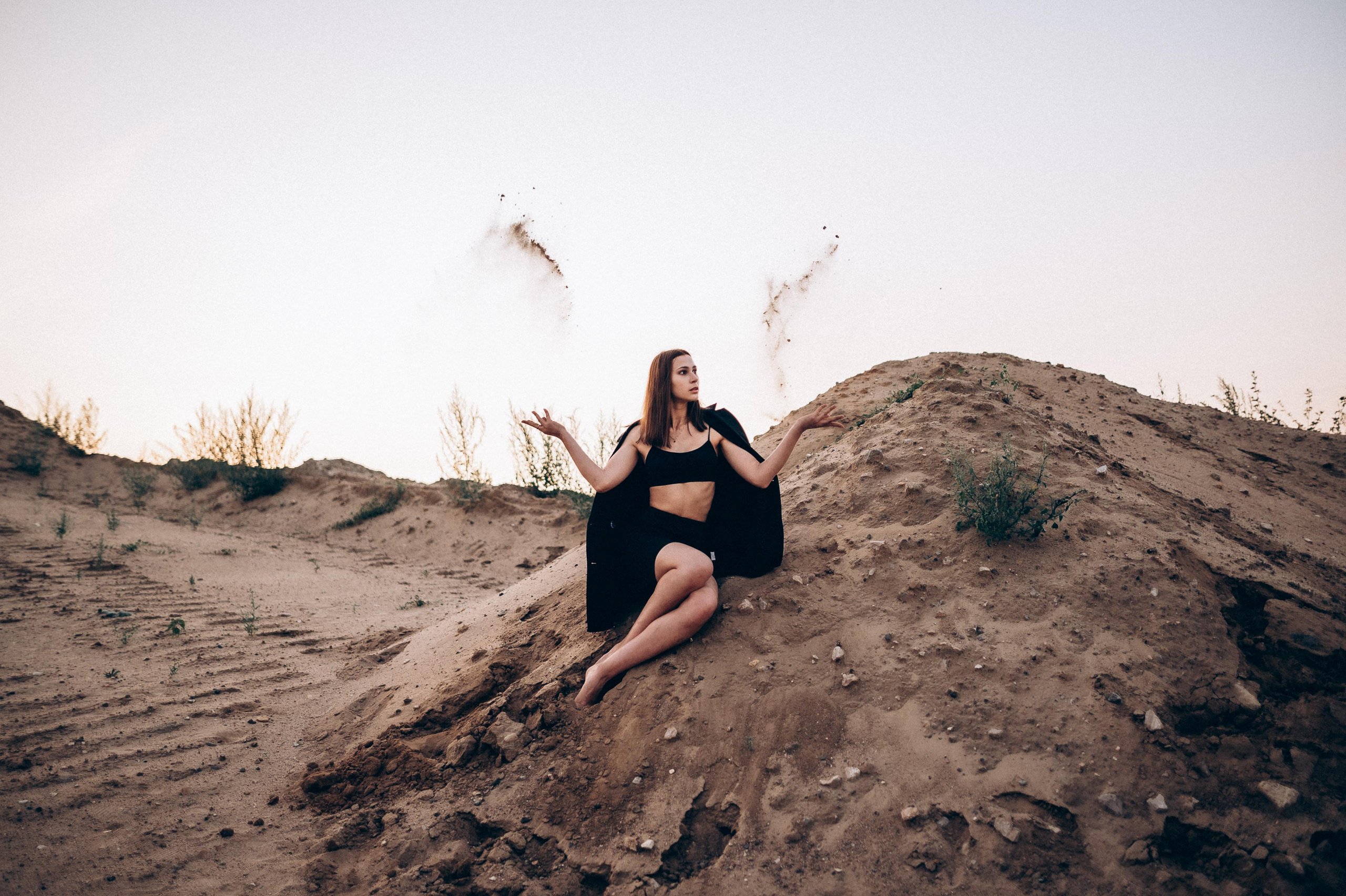 Лина в песках. Фотограф ПИТЕР СПБ Надежда Баранова