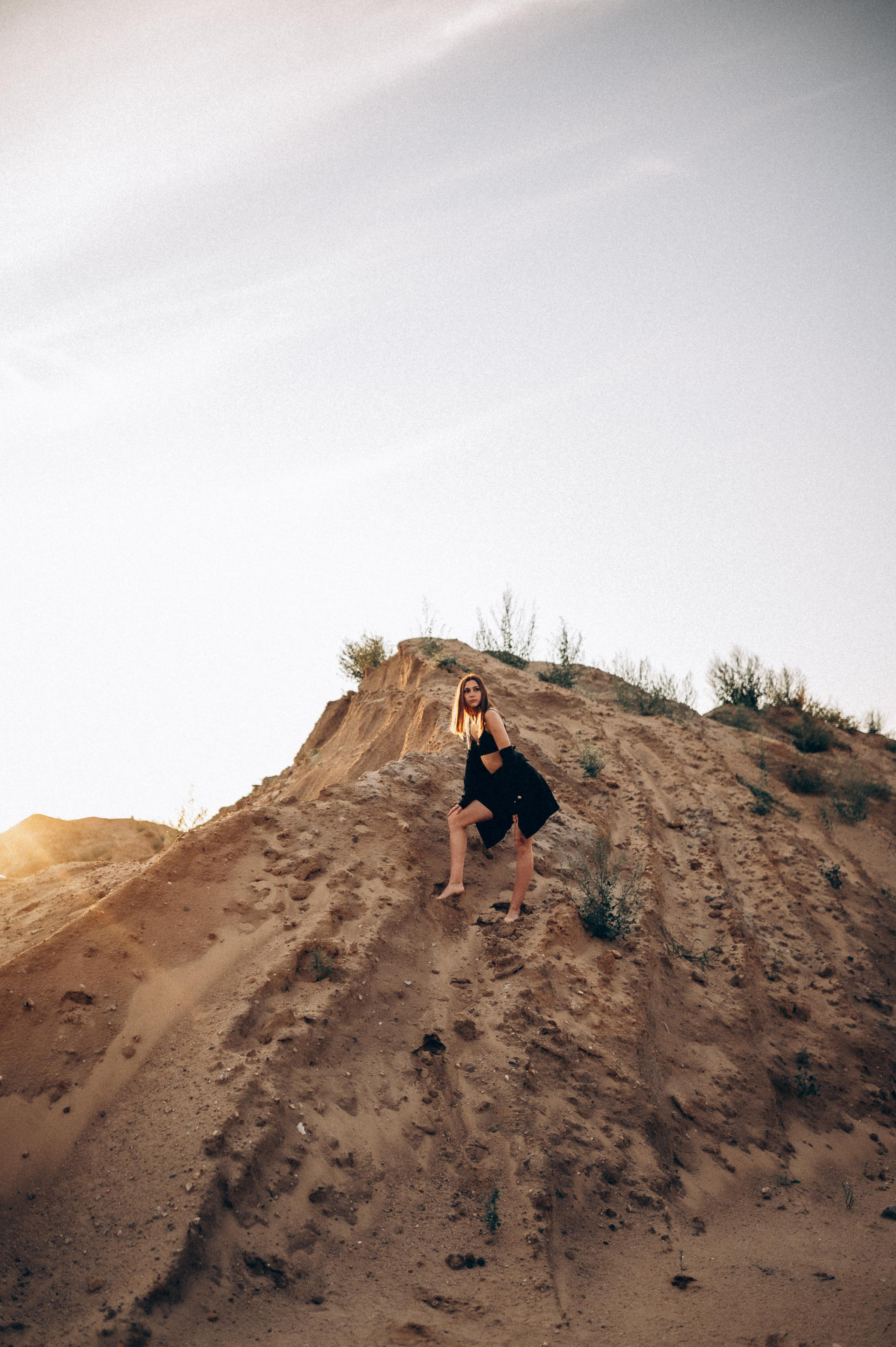 Лина в песках. Фотограф ПИТЕР СПБ Надежда Баранова