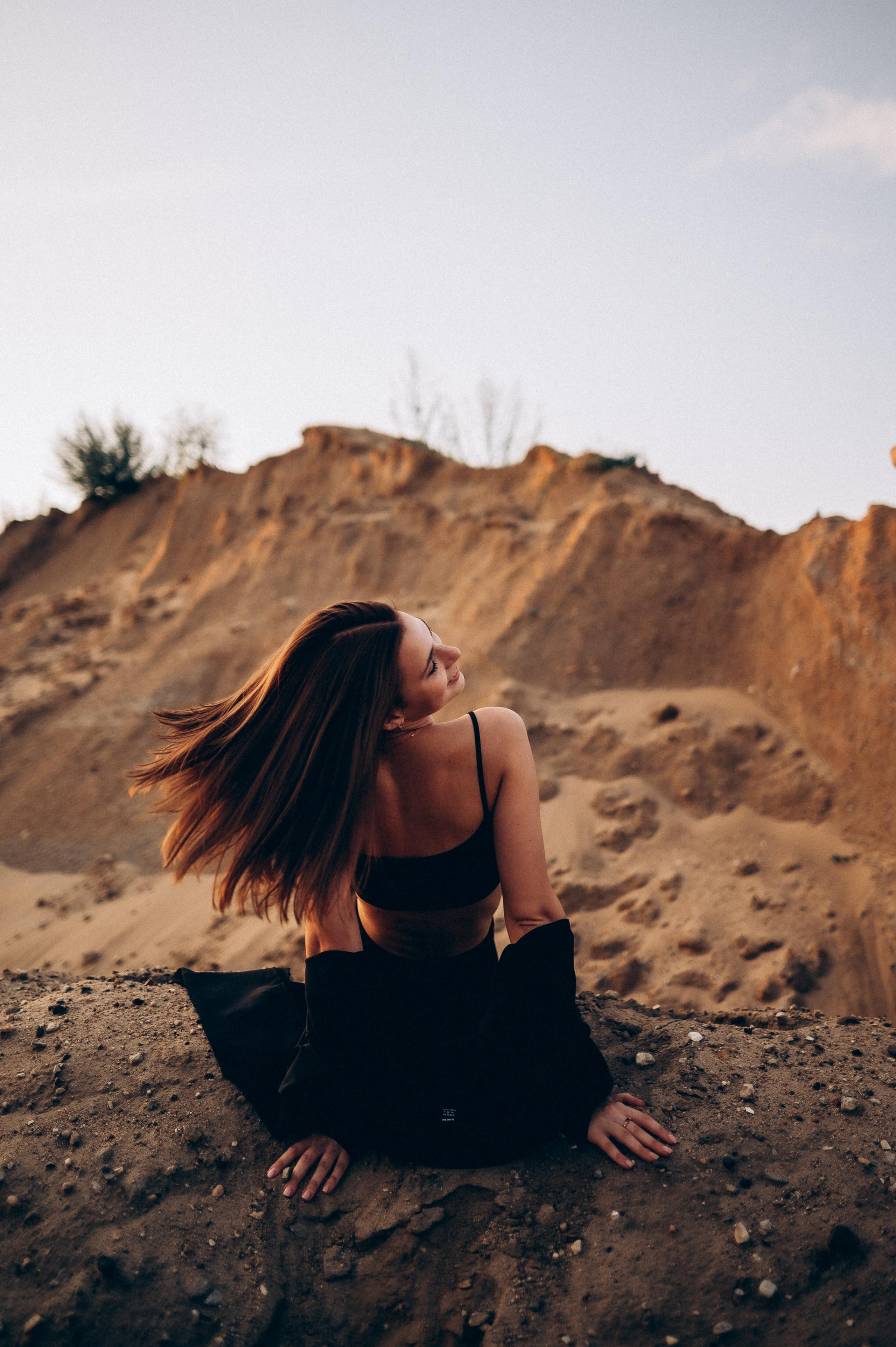 Лина в песках. Фотограф ПИТЕР СПБ Надежда Баранова