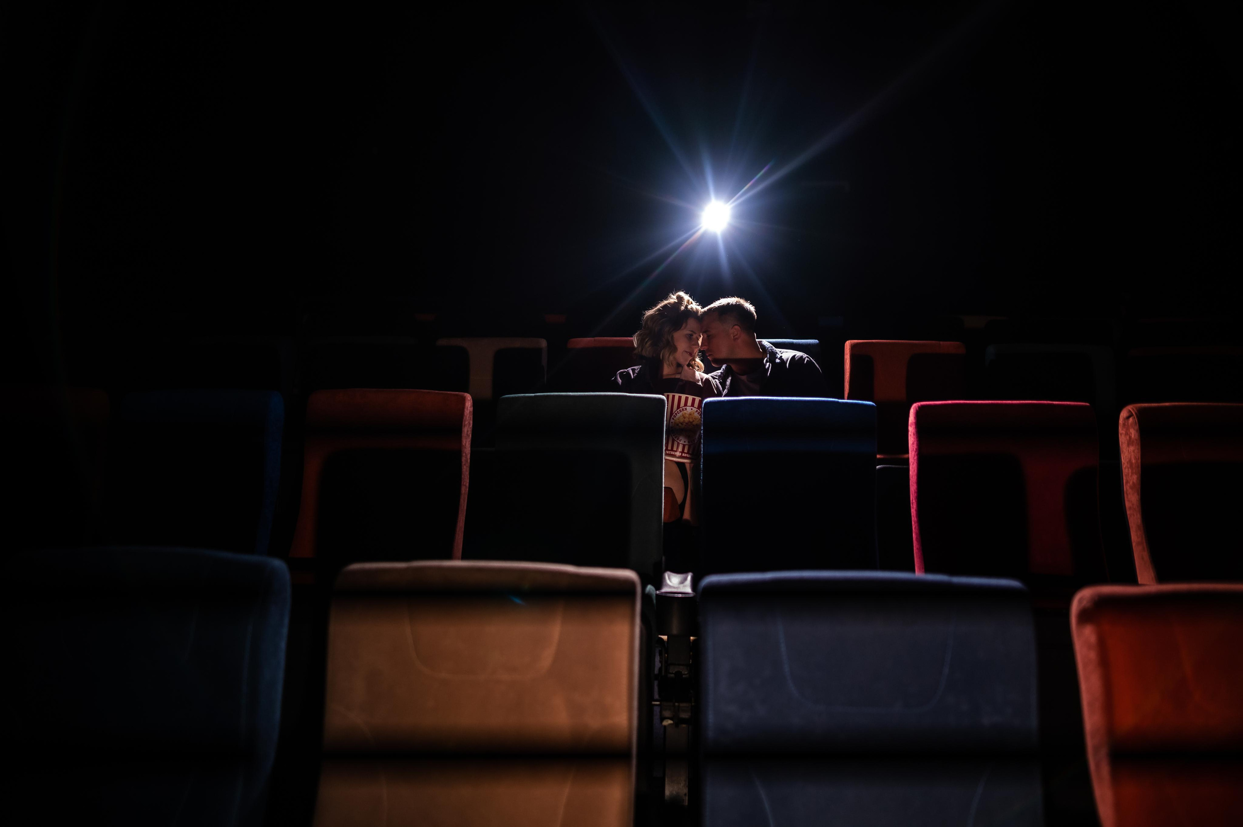 Любовь в кинотеатре. Фотограф ПИТЕР СПБ Надежда Баранова