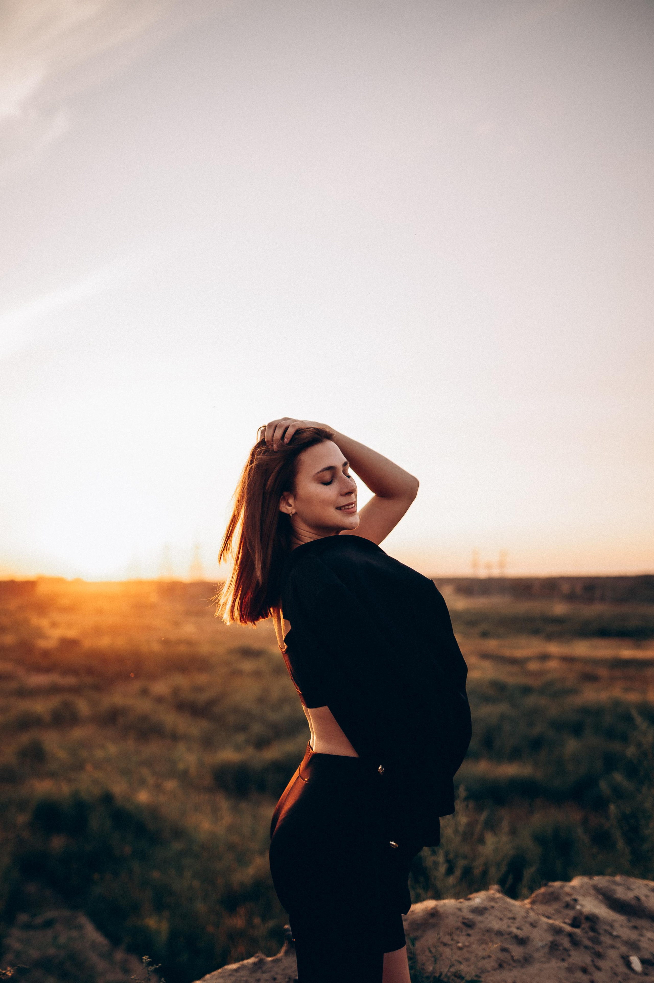 Лина в песках. Фотограф ПИТЕР СПБ Надежда Баранова