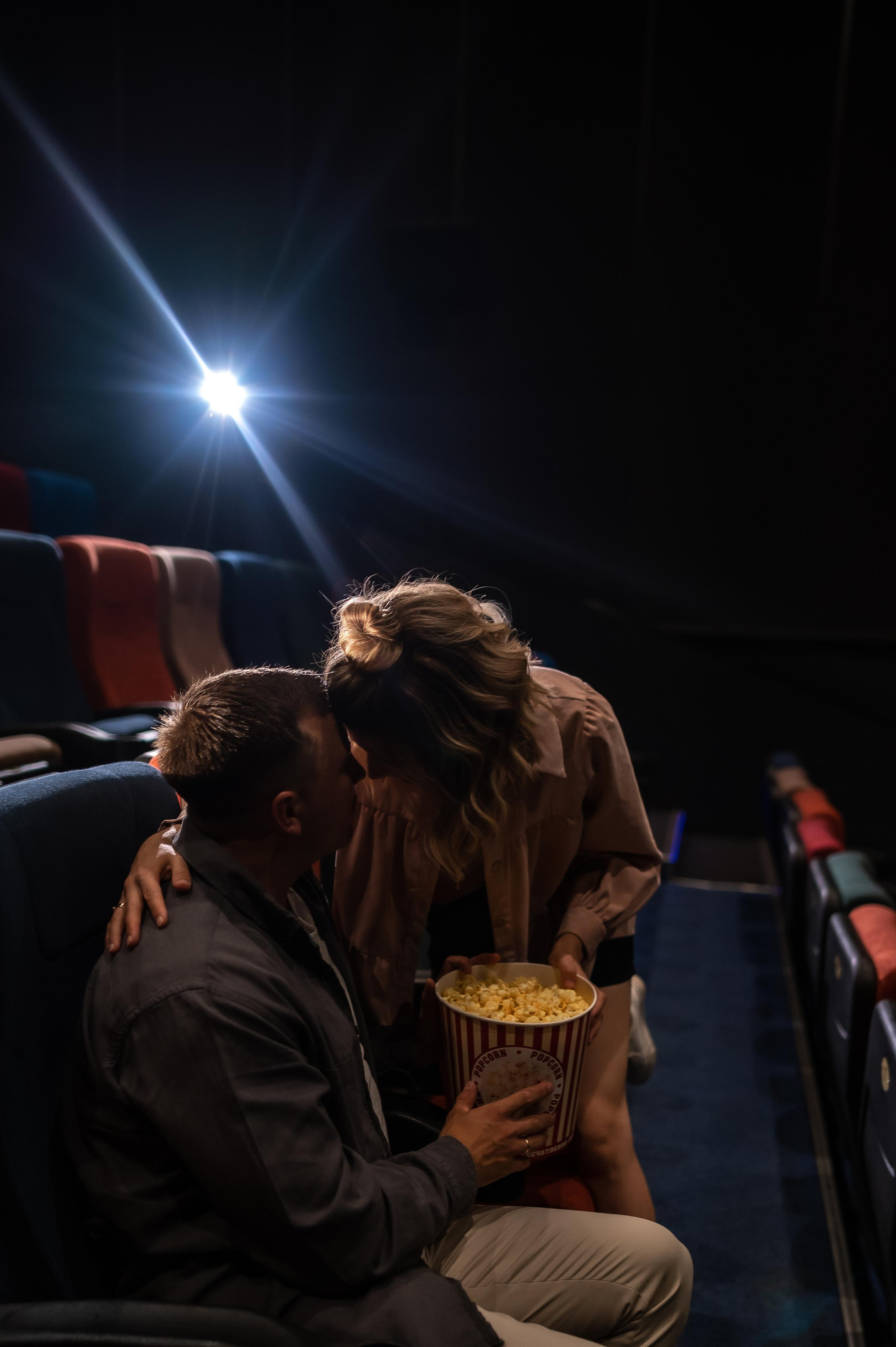 Любовь в кинотеатре. Фотограф ПИТЕР СПБ Надежда Баранова