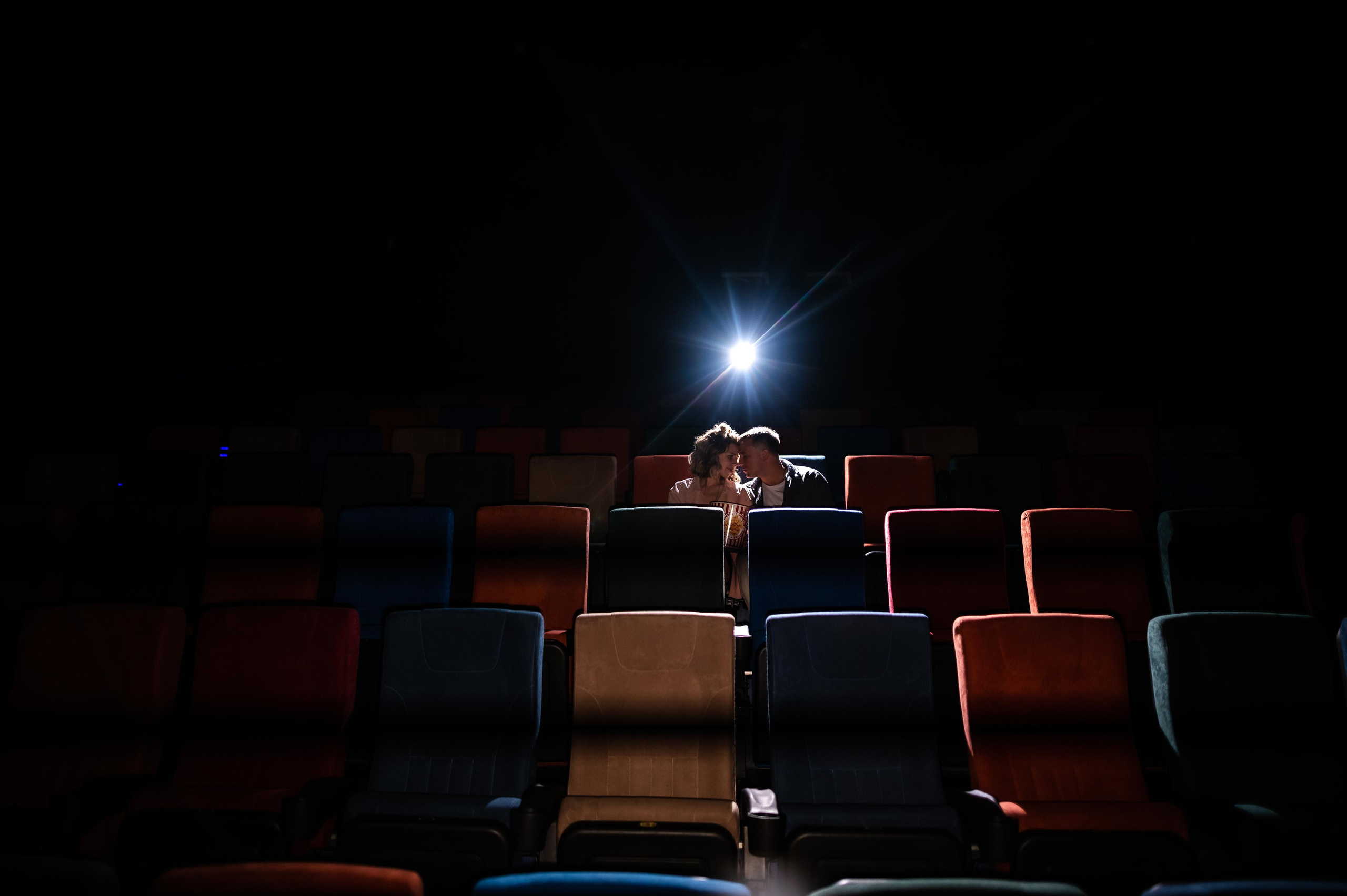 Любовь в кинотеатре. Фотограф ПИТЕР СПБ Надежда Баранова