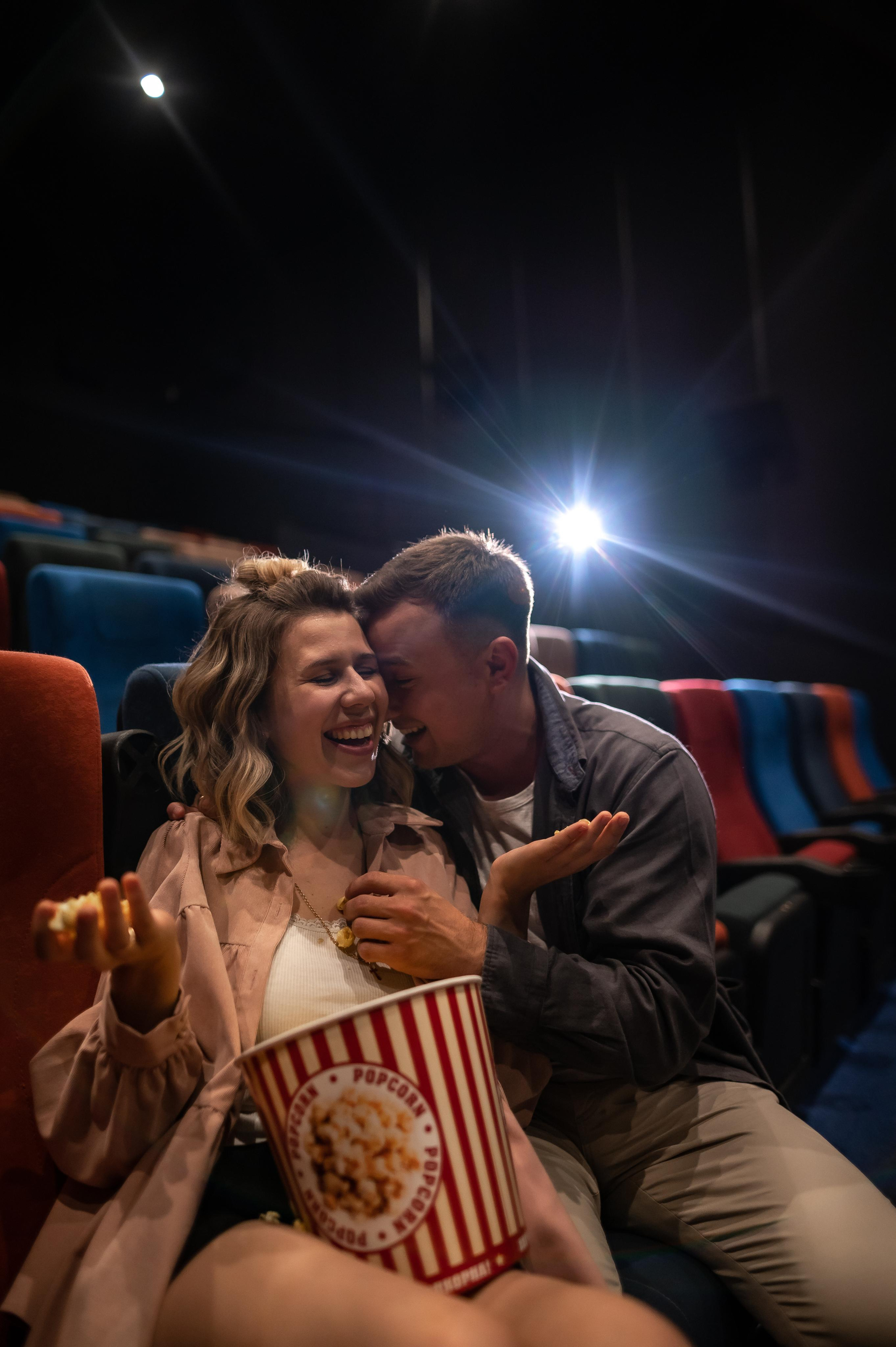 Любовь в кинотеатре. Фотограф ПИТЕР СПБ Надежда Баранова