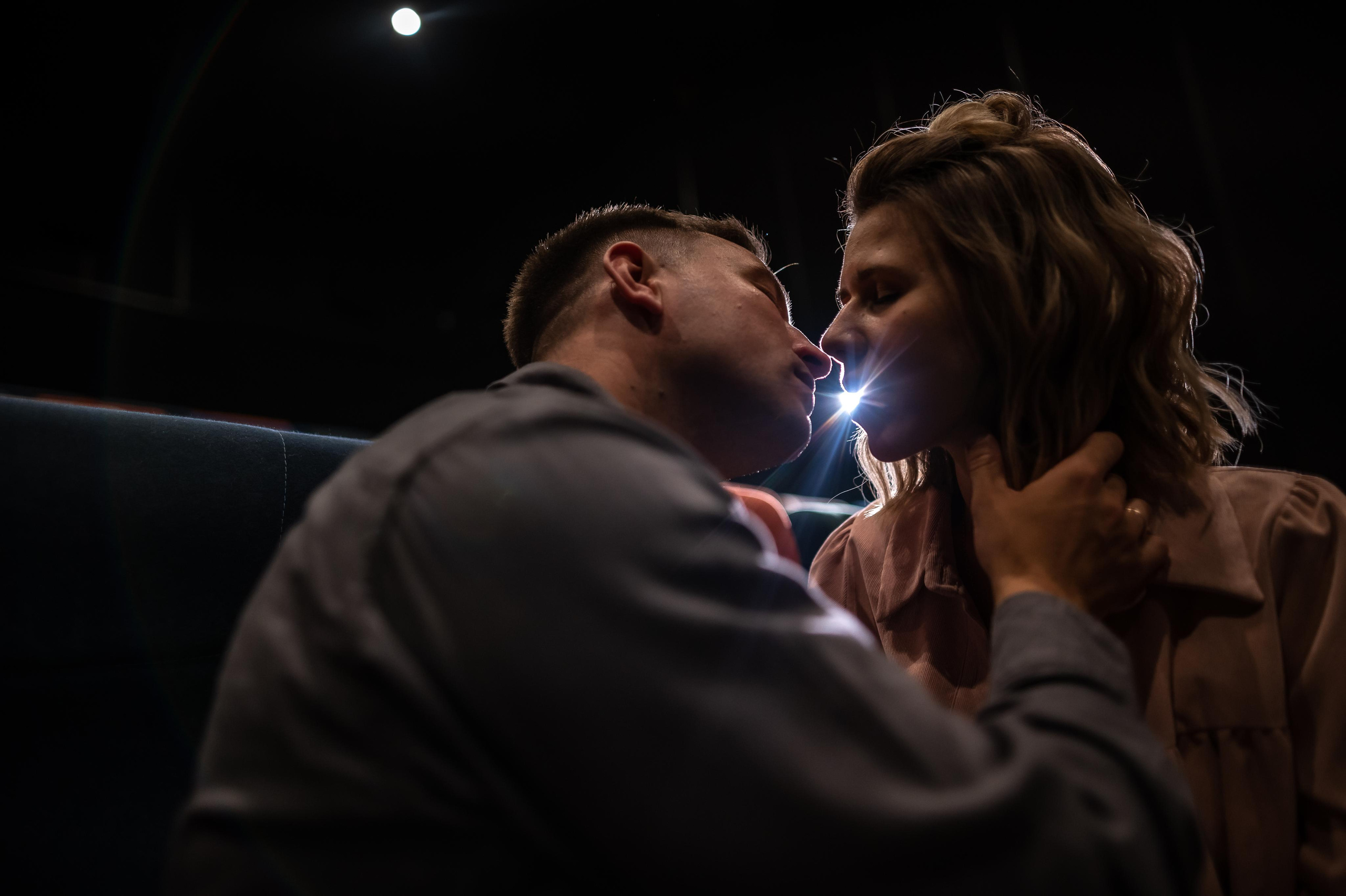 Любовь в кинотеатре. Фотограф ПИТЕР СПБ Надежда Баранова