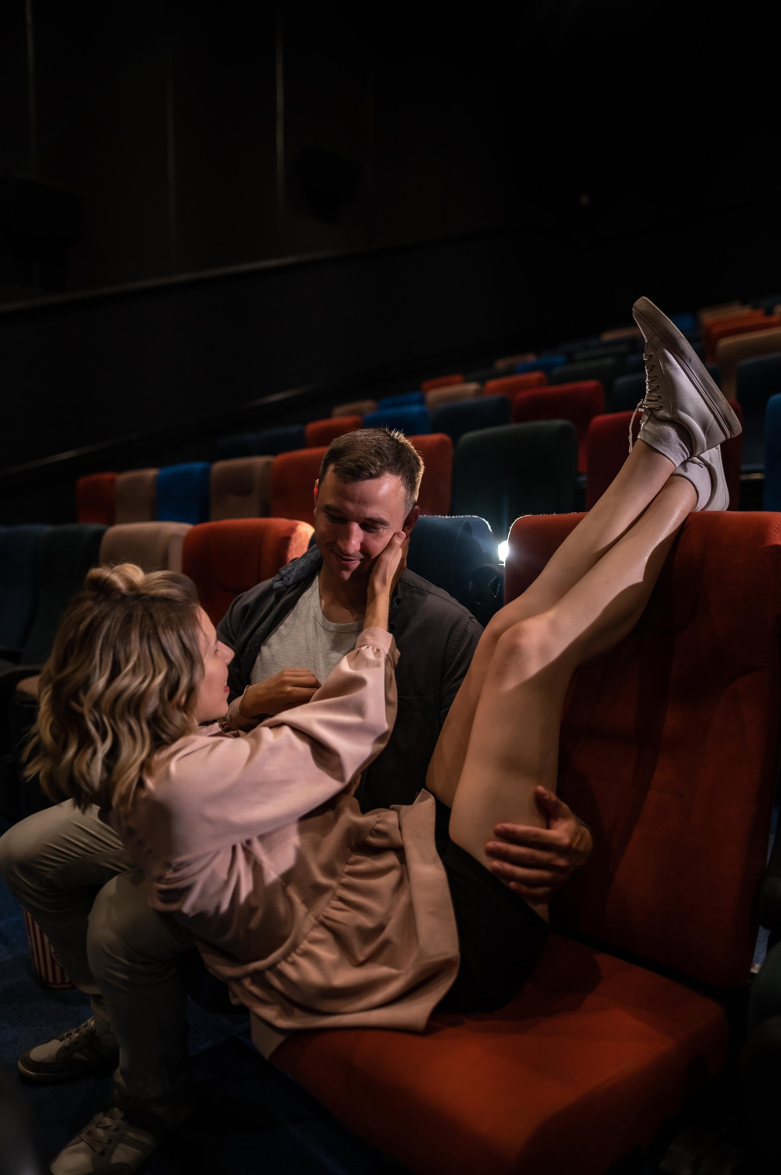 Любовь в кинотеатре. Фотограф ПИТЕР СПБ Надежда Баранова