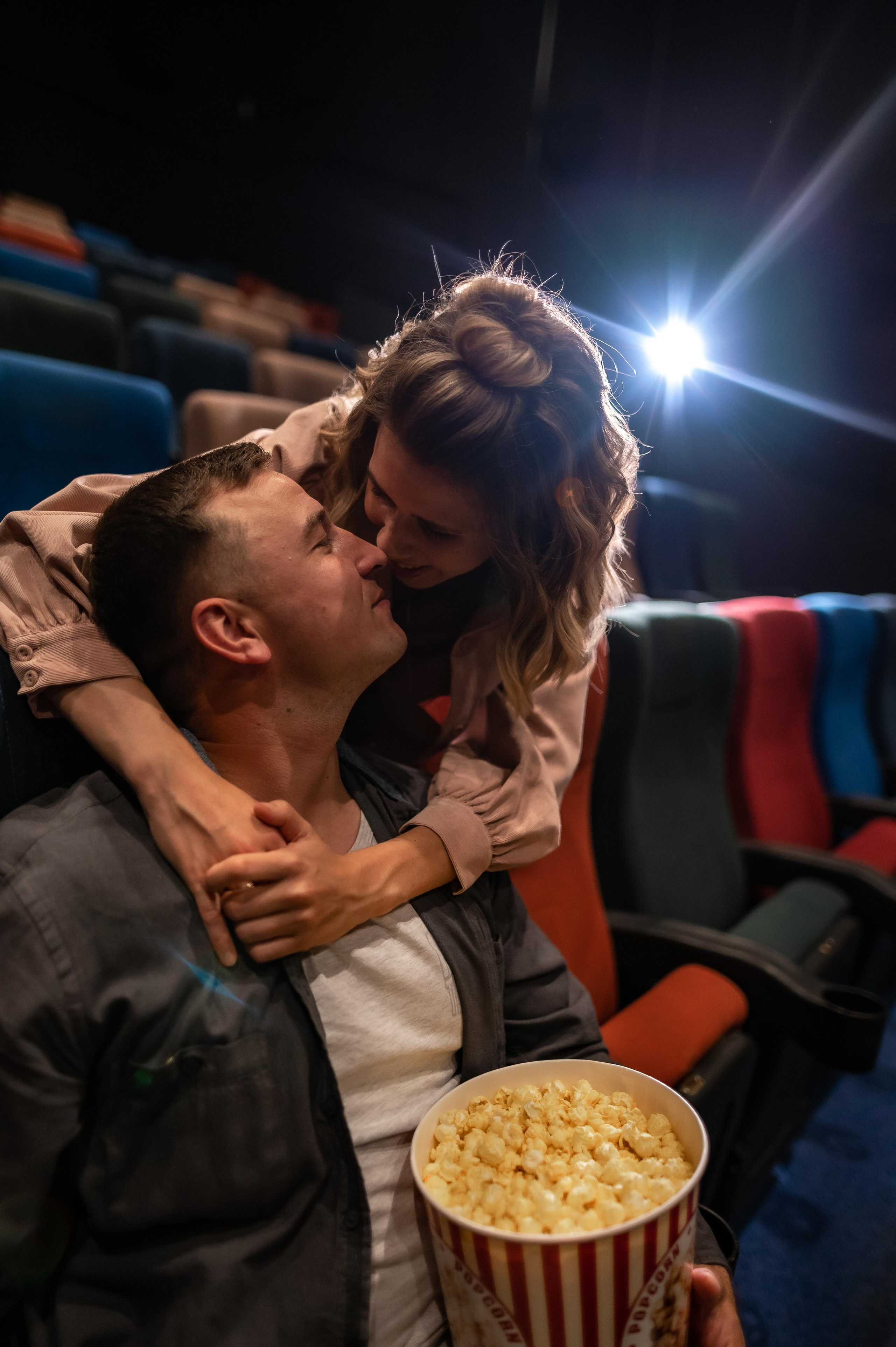 Любовь в кинотеатре. Фотограф ПИТЕР СПБ Надежда Баранова