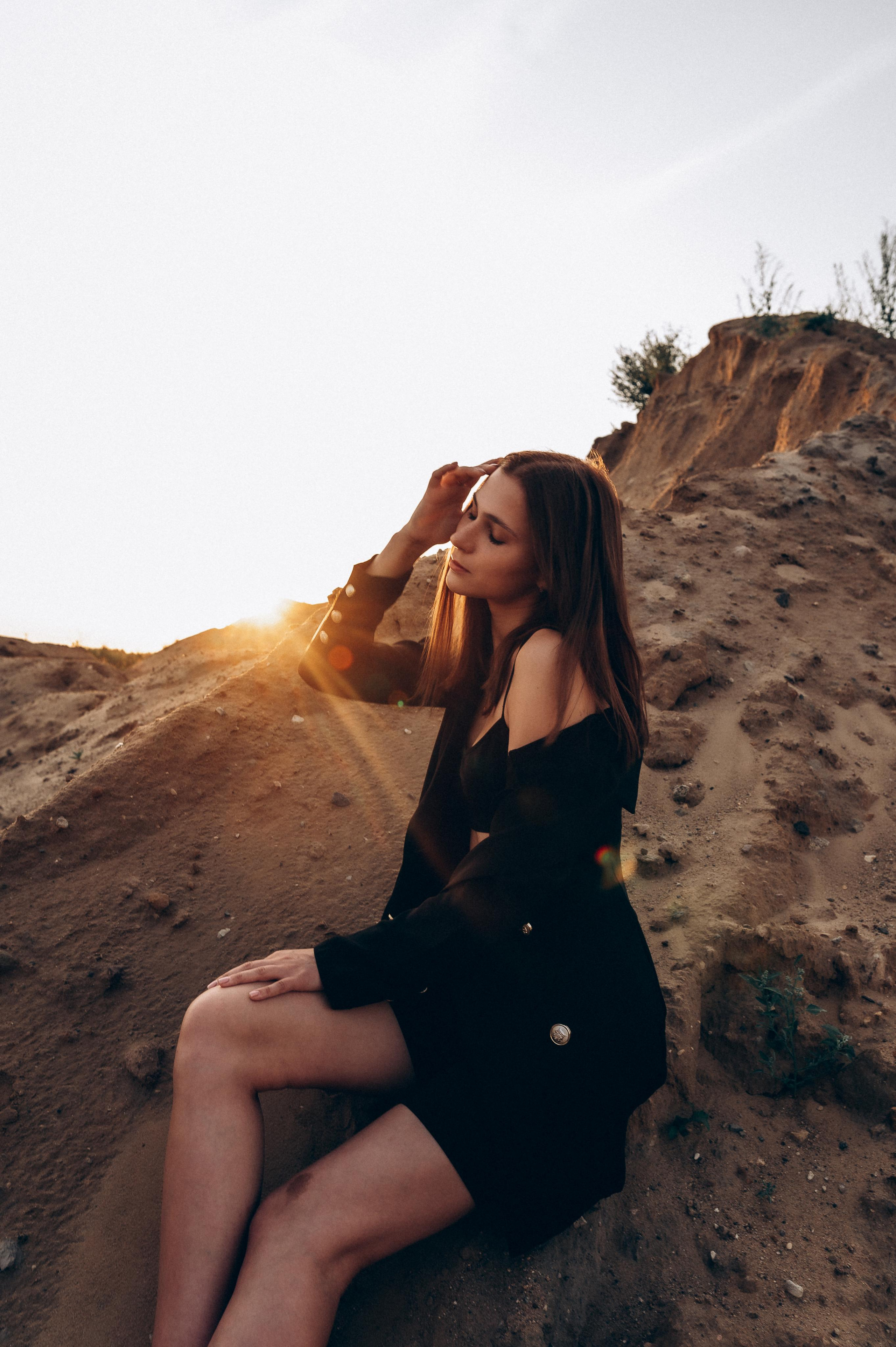 Лина в песках. Фотограф ПИТЕР СПБ Надежда Баранова