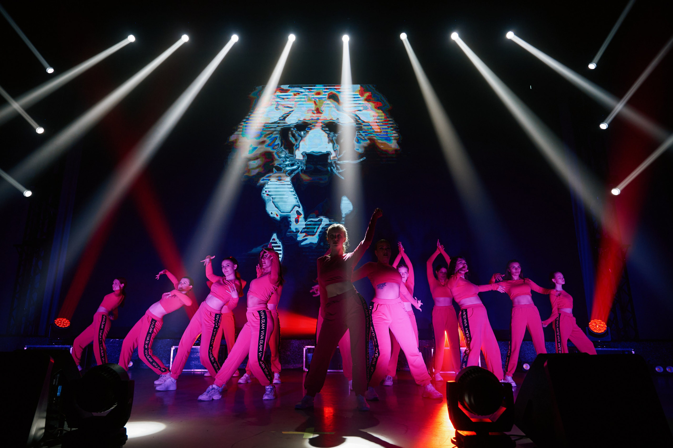 VIVA GLAM Отчетный концерт. Фотограф и видеограф в Кургане Леонид Корнильев