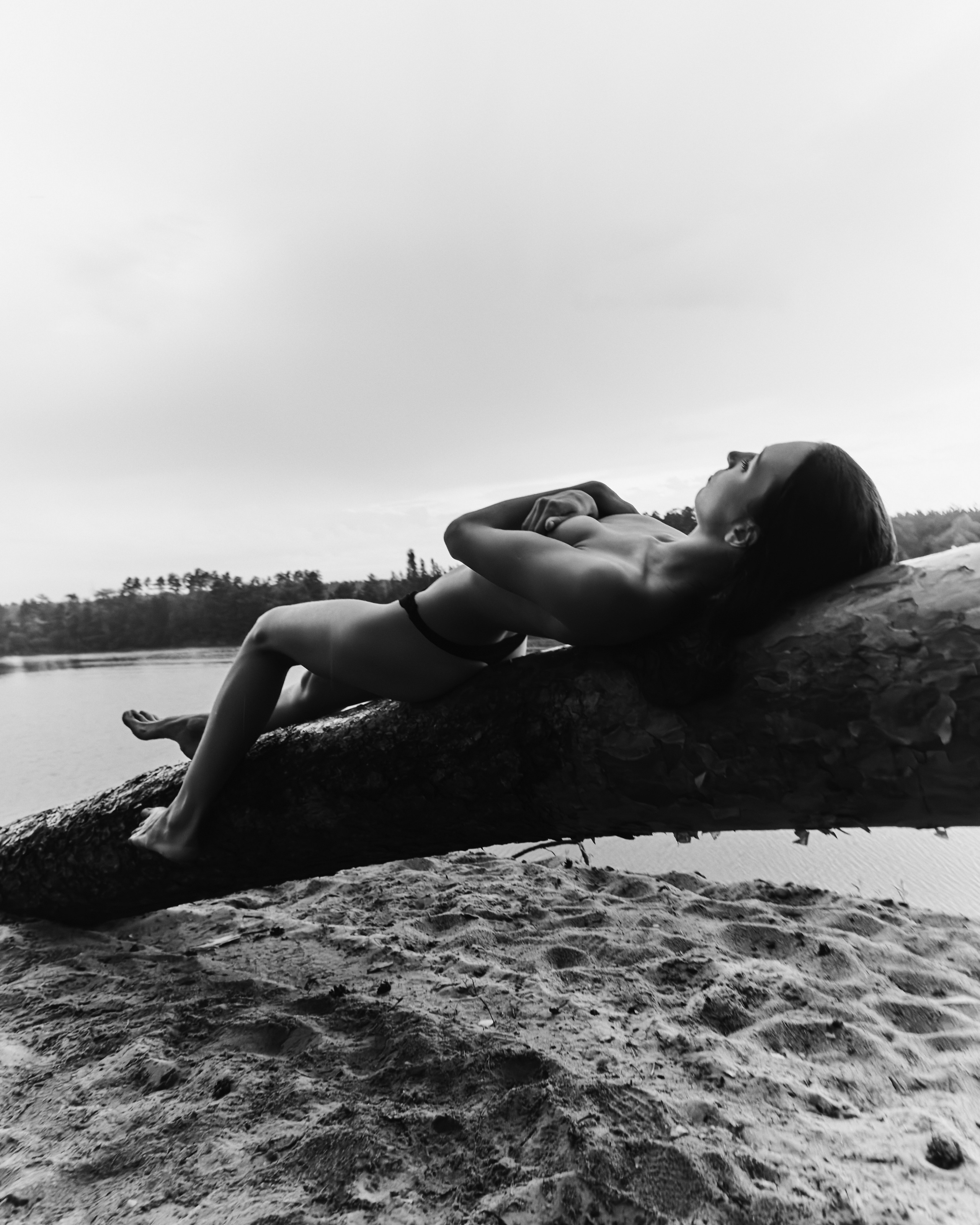 Anna. Z H U R A V L E V