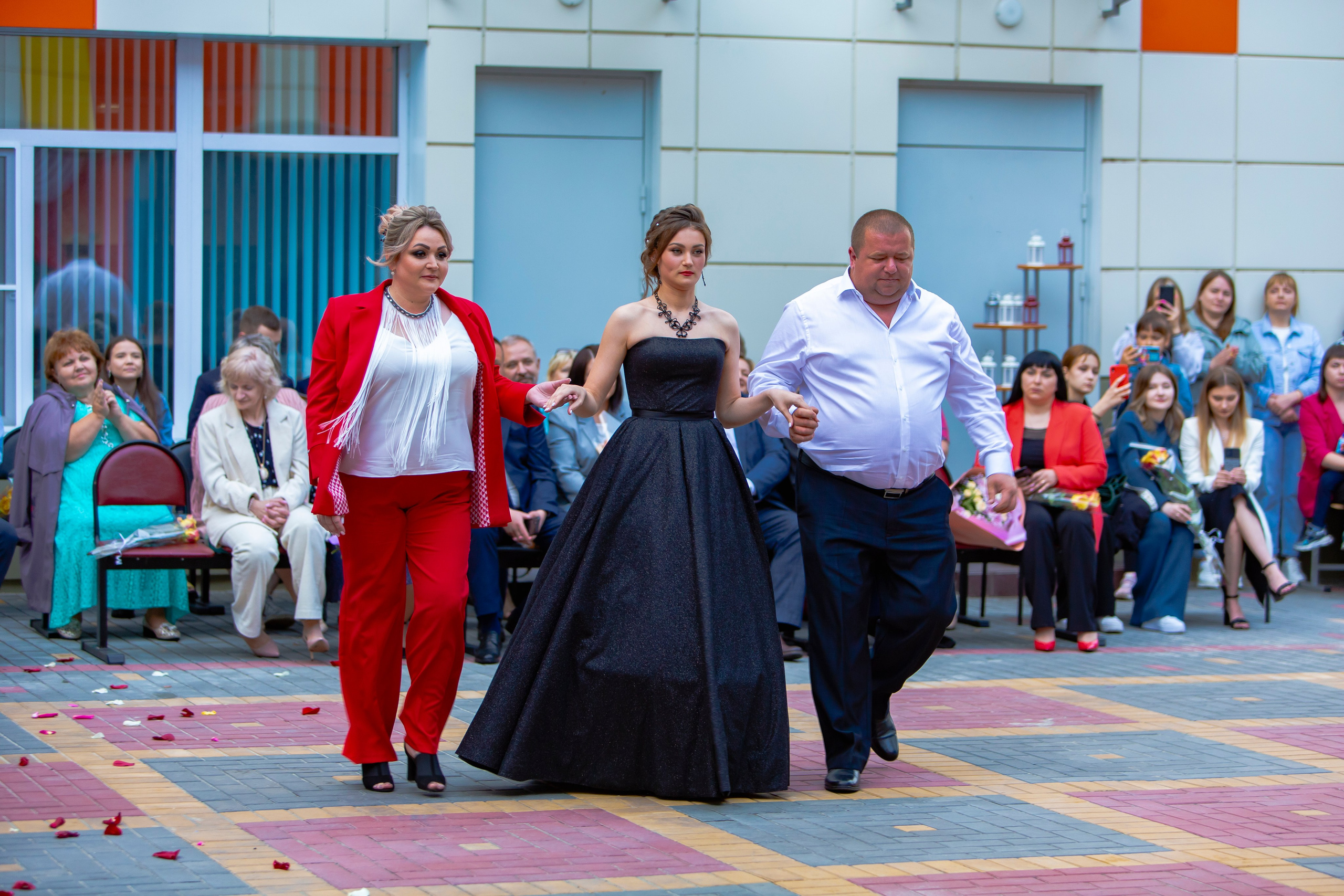 Выпускной вечер. Профессиональная съёмка и монтаж фото&видео в Курске и области