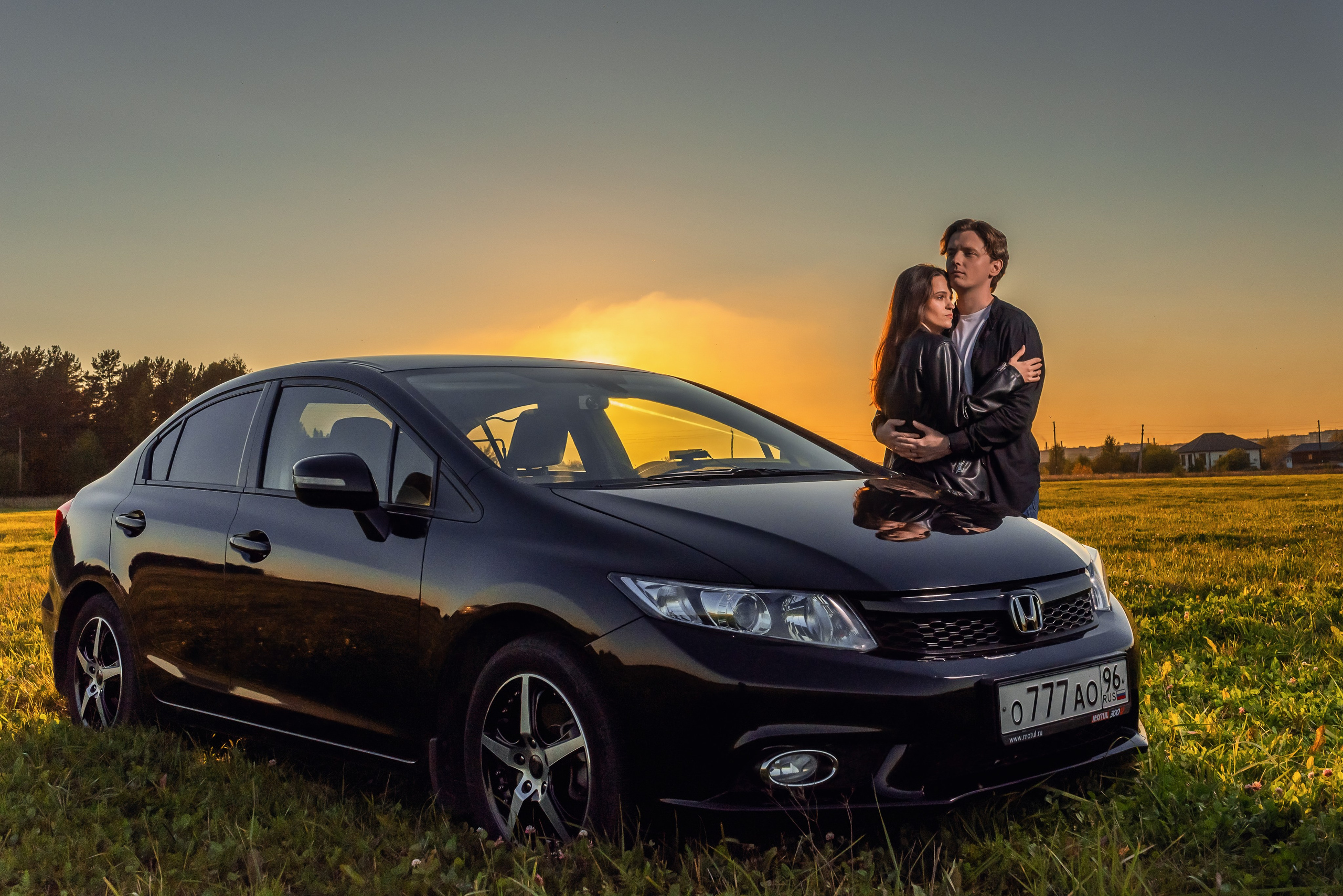 Фотосессия лавстори с автомобилем