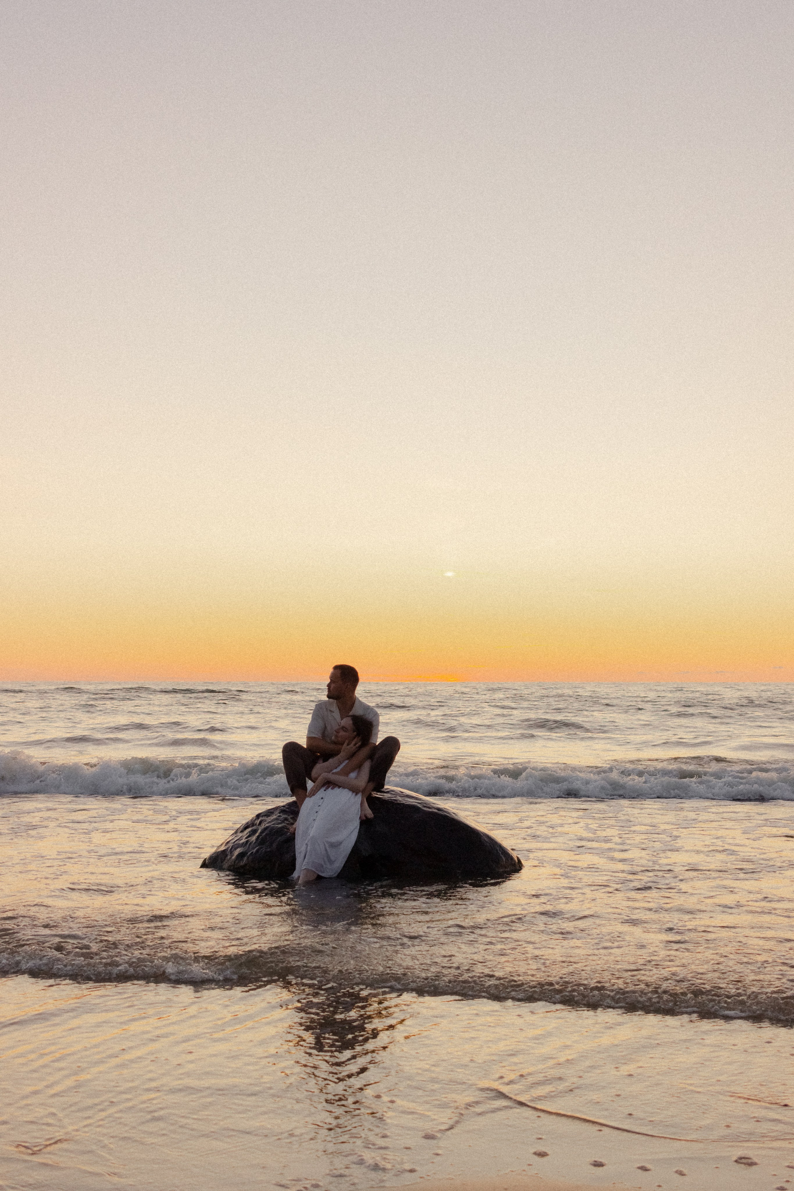 Киношная парная фотосессия на море в Калининграде / Донское. Портретный фотограф в Калининграде Рита Холодова