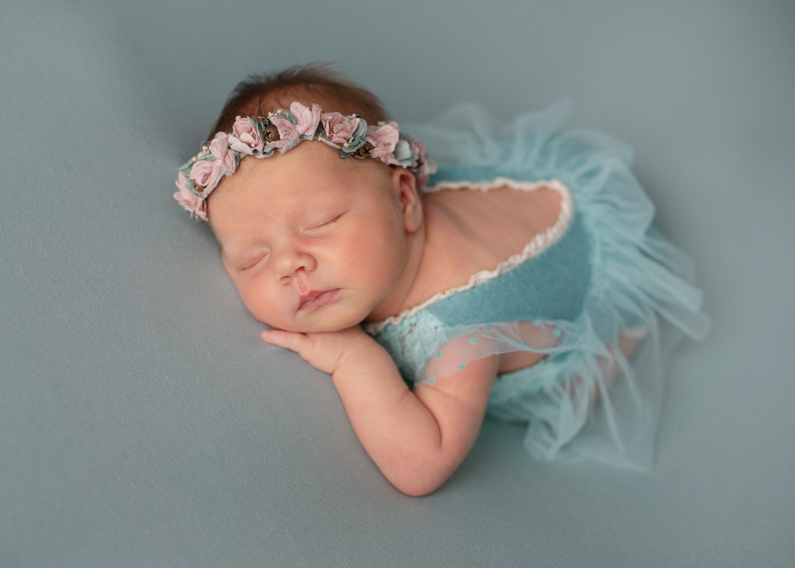 Мария. Фотограф новорожденных в г. Россошь Виктория Нечепуренко