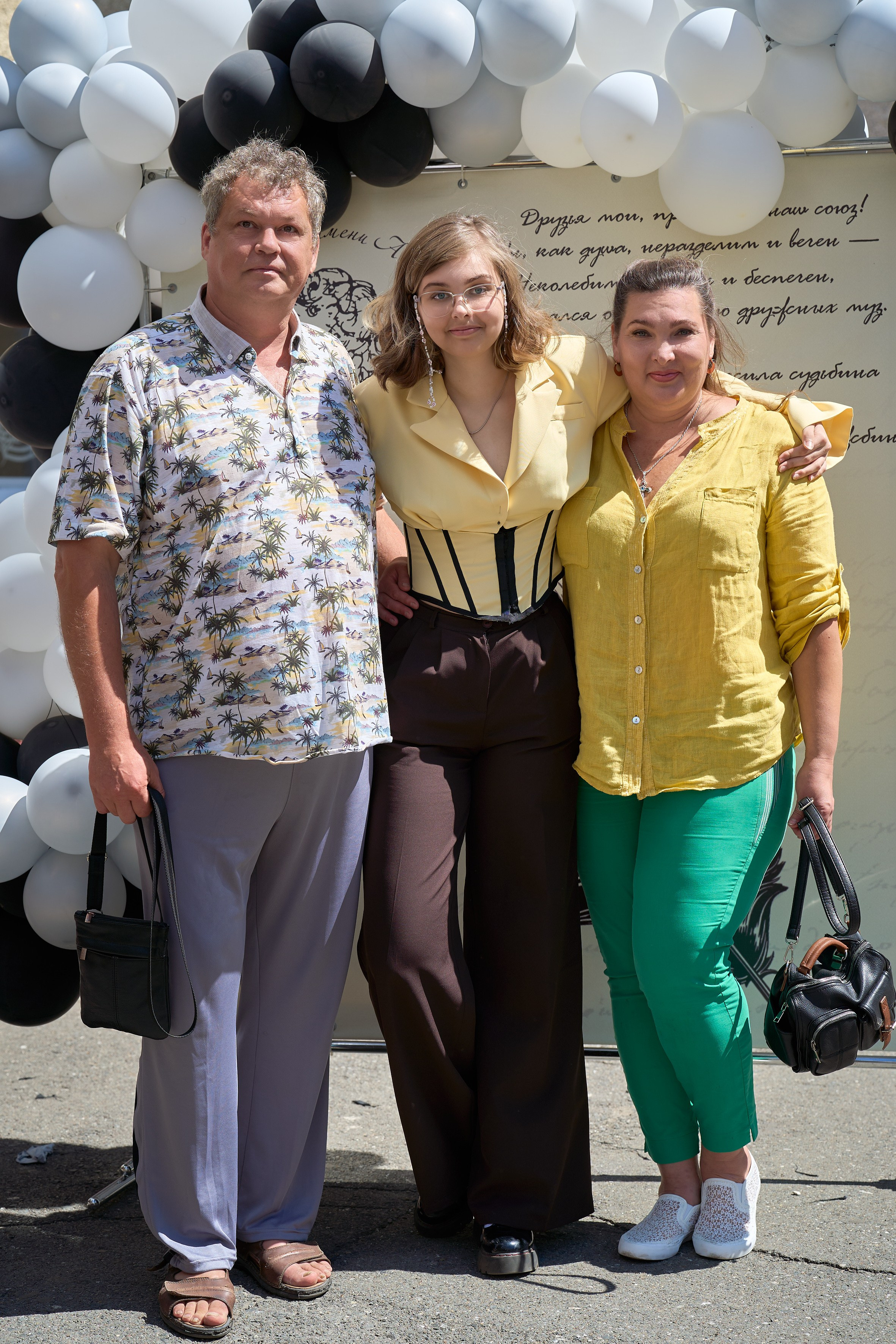 Вручение аттестатов 11 класс. Репортажный и портретный фотограф в Томске Ларионов Артём