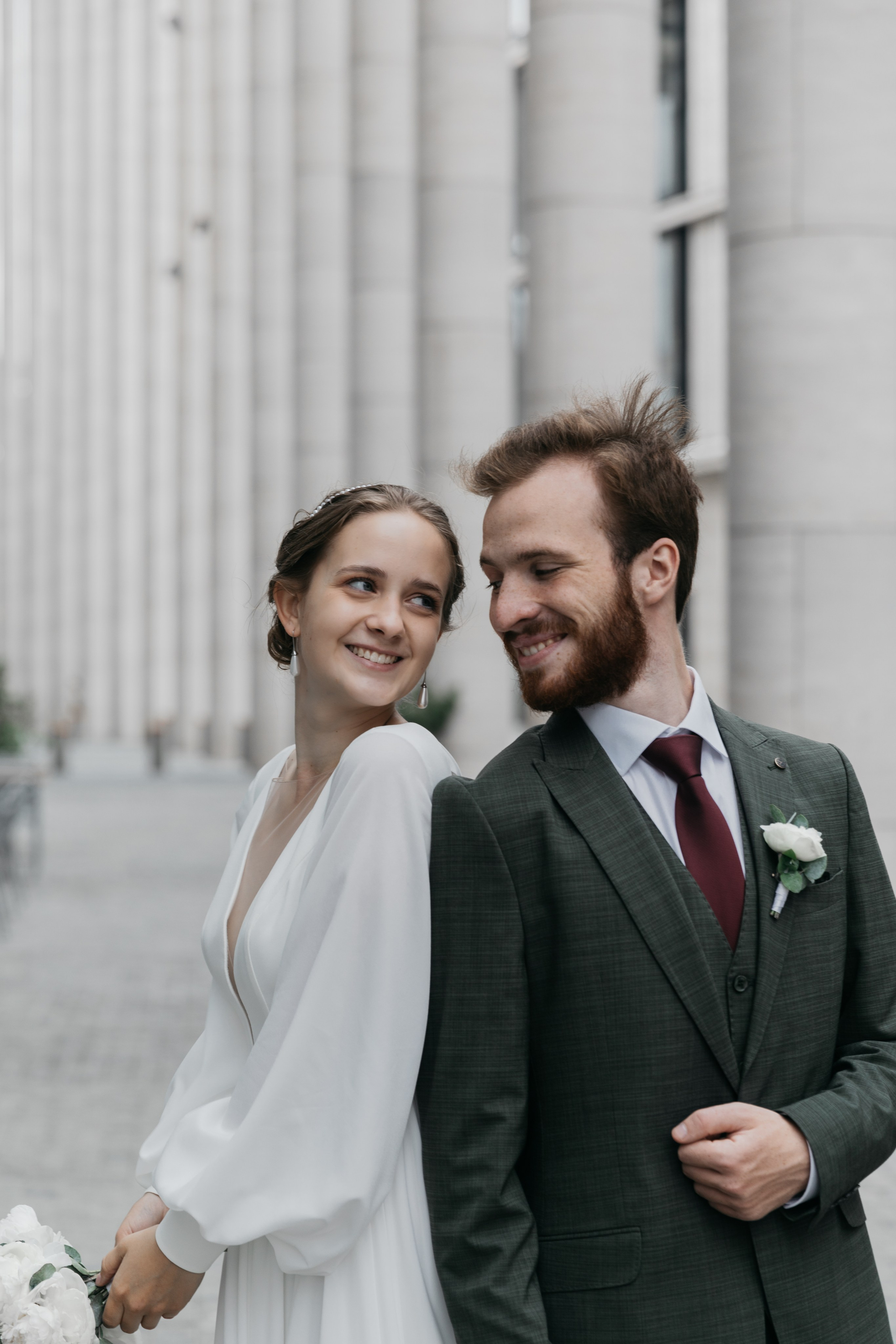 Любовь — противовес этому ужасу, любовь — акт единения и сохранения. Свадебный фотограф в Санкт-Петербурге