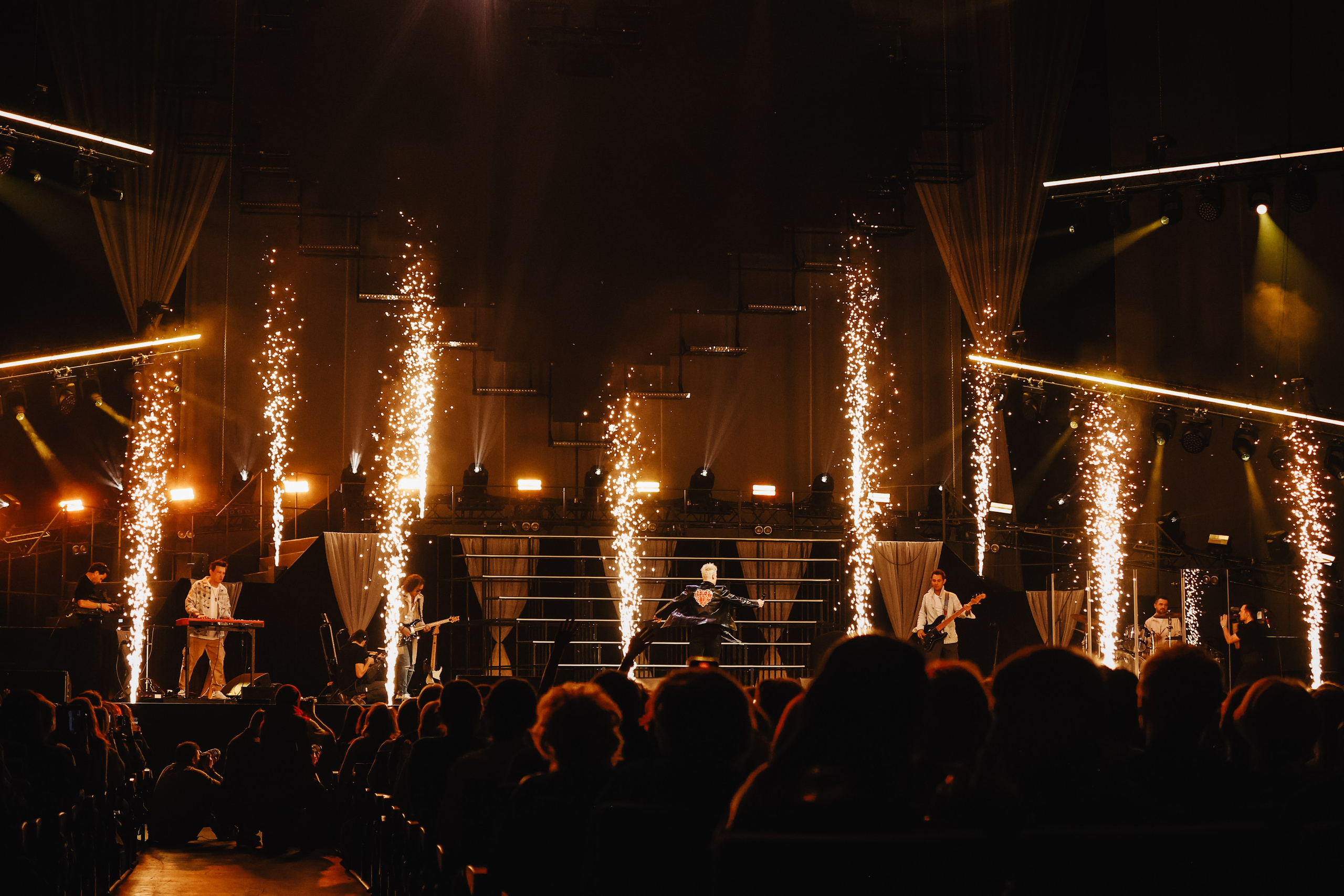 ШАМАН-ОНА МОЯ! @LIVE ARENA