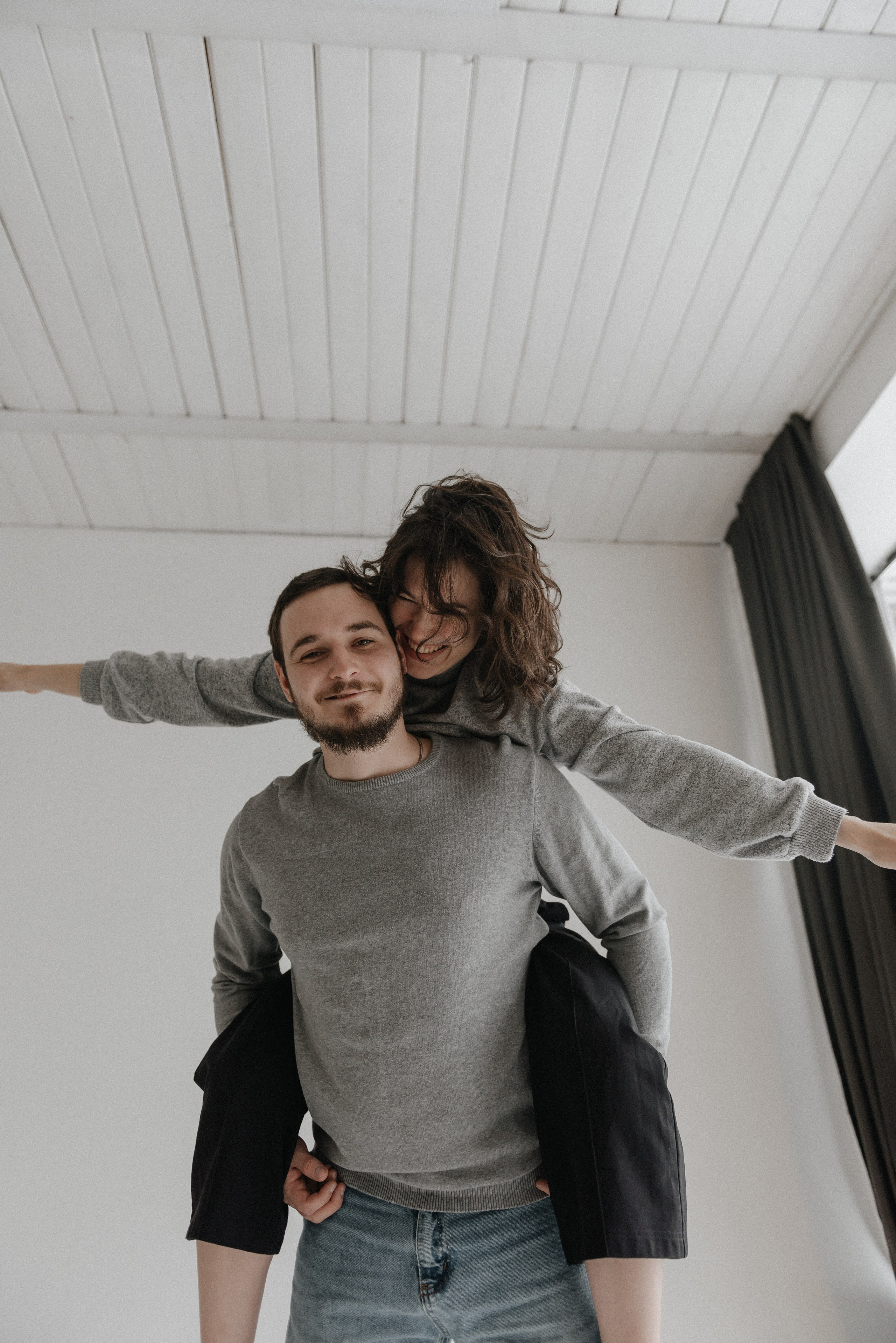 В студии большой семьёй