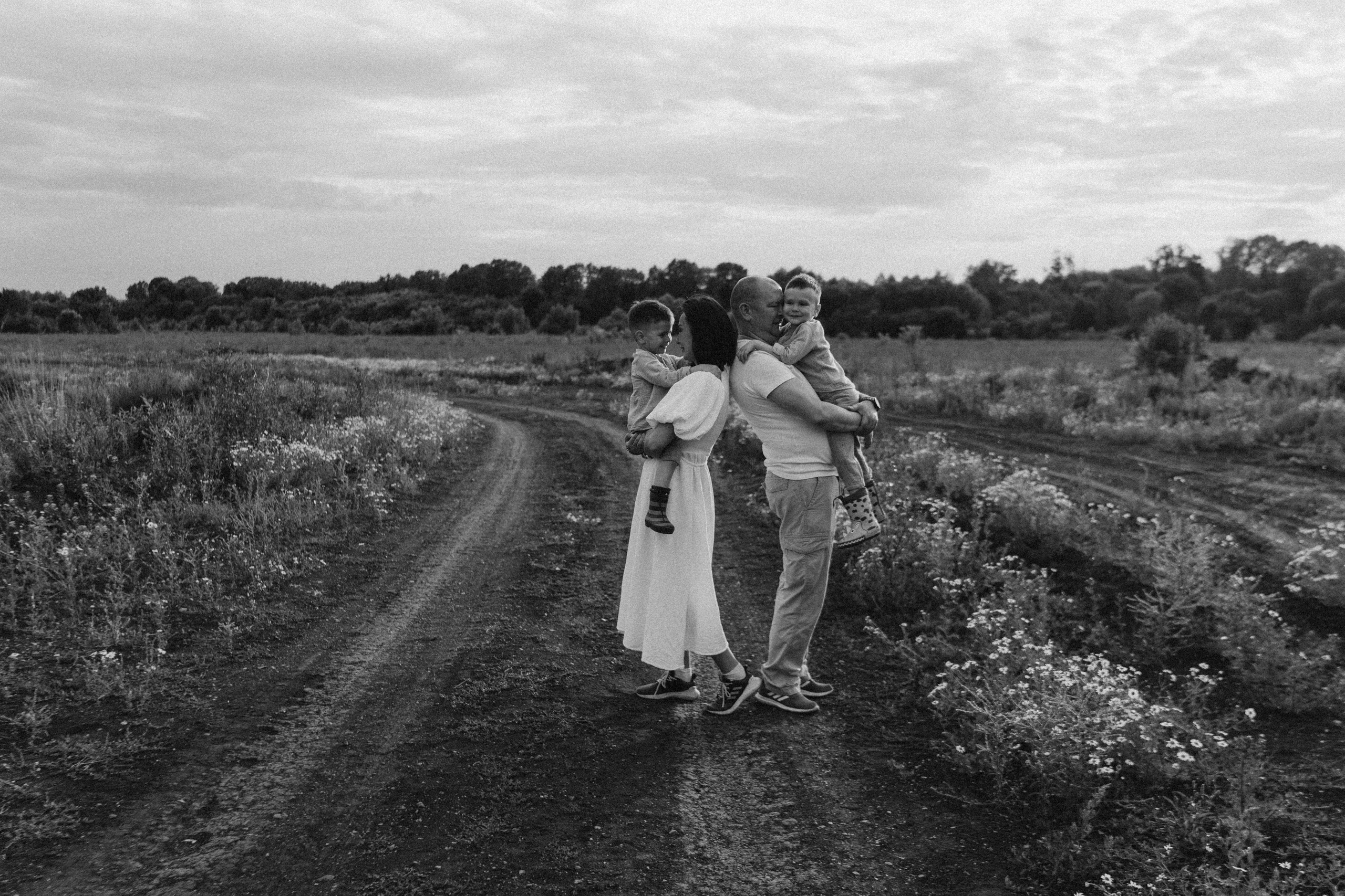 Лето. Ромашки. Семья. Семейный и домашний фотограф в Уфе Ирина Гарасюта
