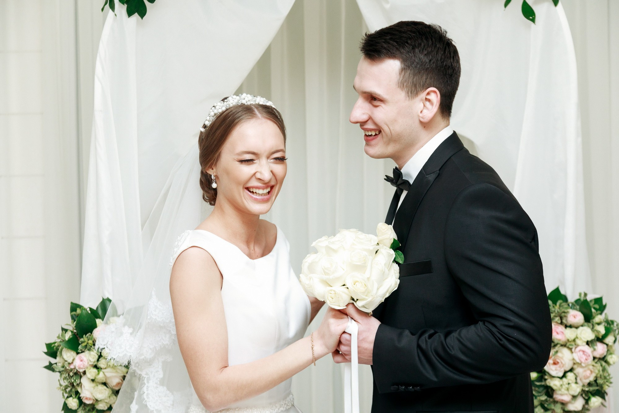 Свадьба с огоньком. Фотограф крещение венчание в Петербурге! Помогает подобрать храм и посоветовал душевного батюшку в СПб