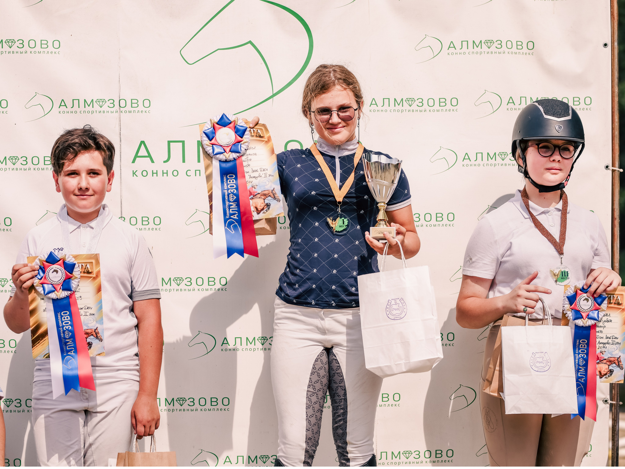 Соревнования по конному спорту. Фотограф репортажей и стритфотосессий в Москве Людмила Смирнова