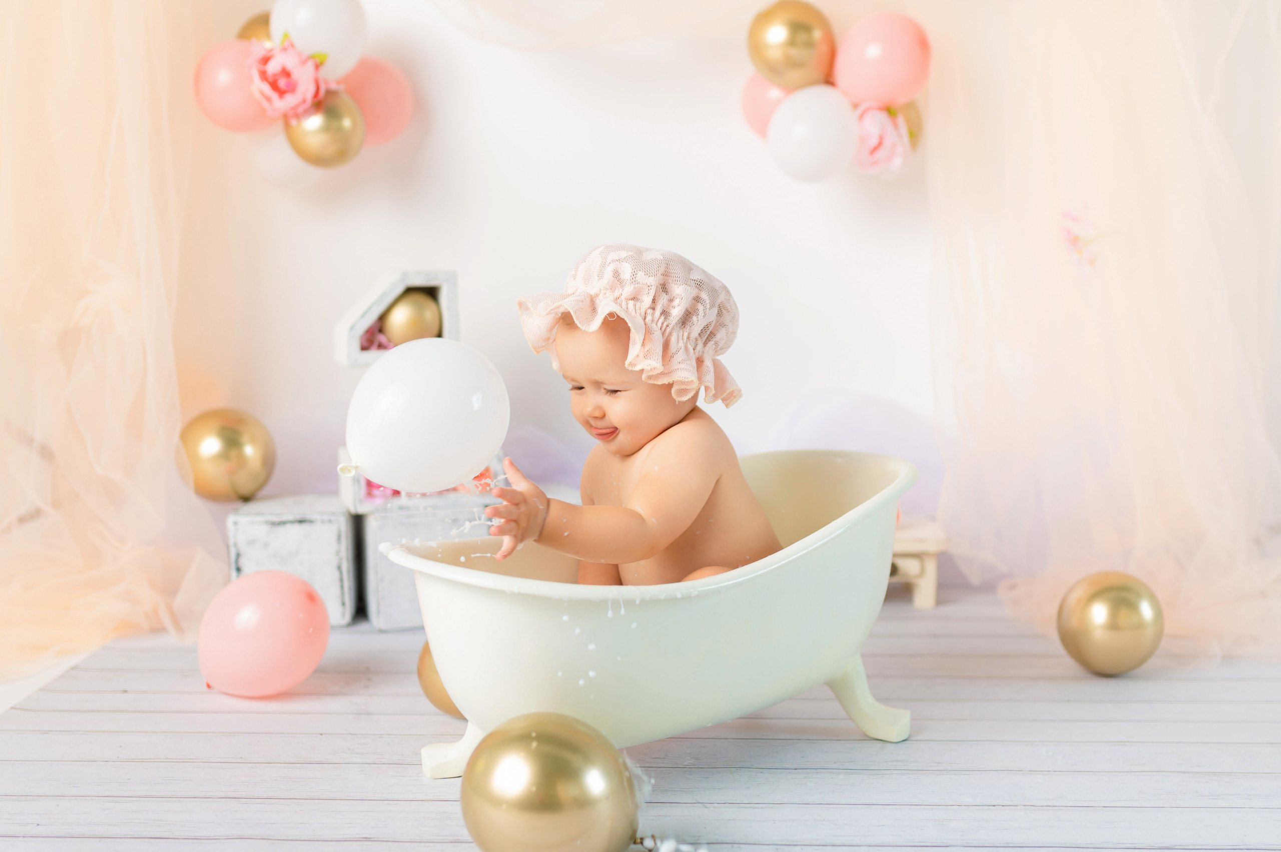 Молочная ванна. Детский фотограф в городе Жуковский Алиса Коробанова