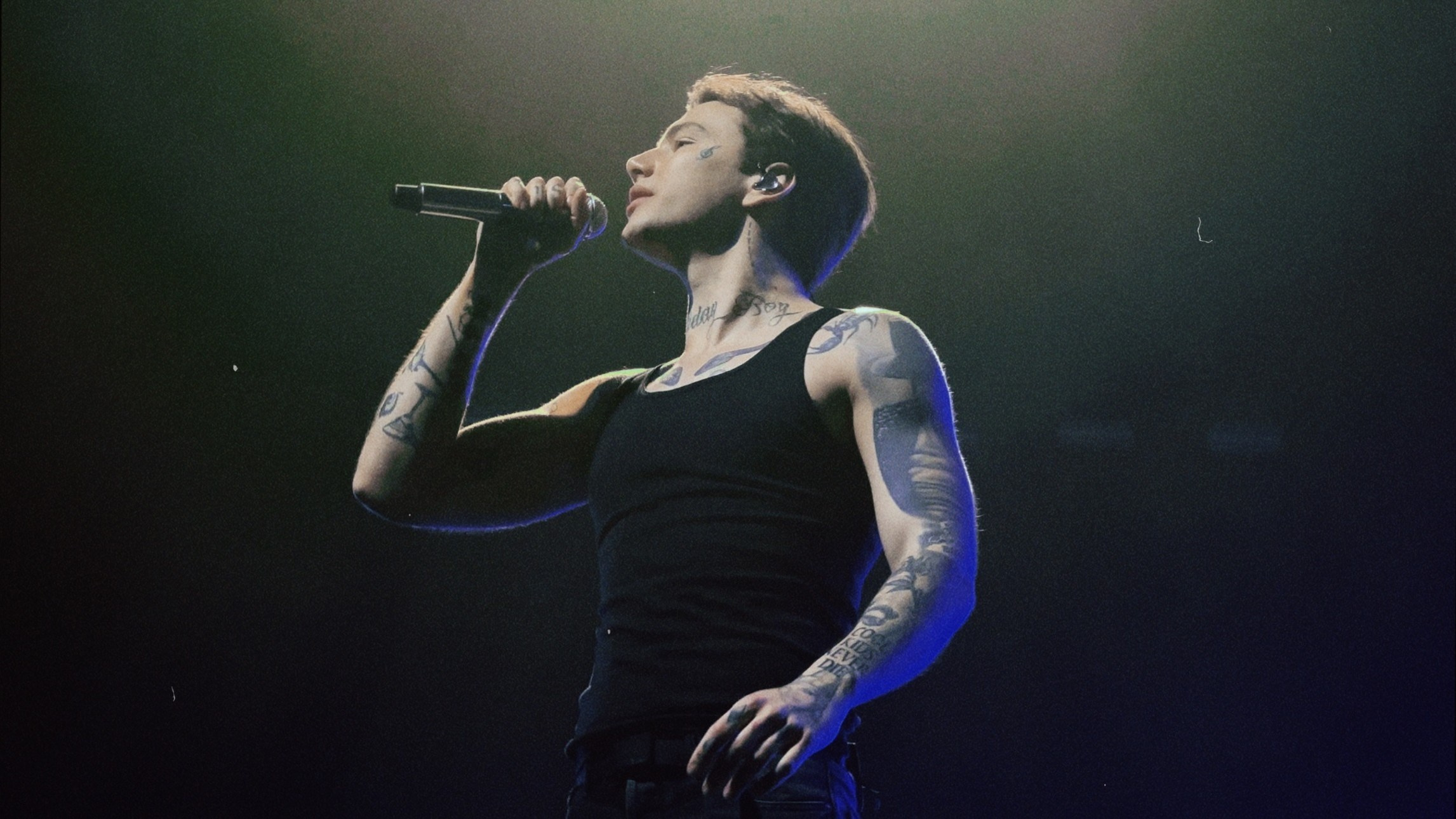 XOLIDAYBOY l 25 апреля. Hmliber — фотограф и контент-креатор из Петербурга