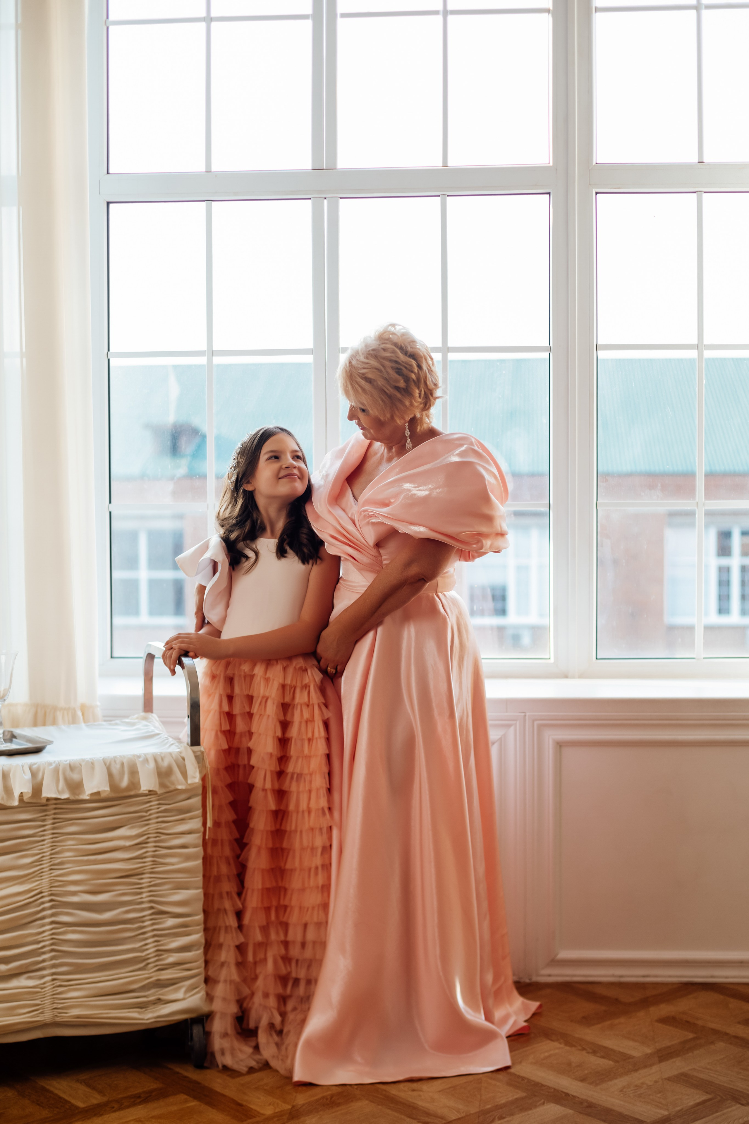 Бабушка с внучкой. Https://malovafoto.ru