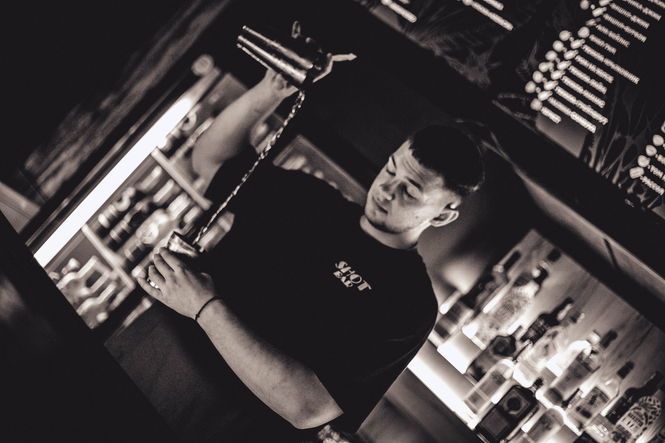 Шот Бар. Уличный фотограф Города N