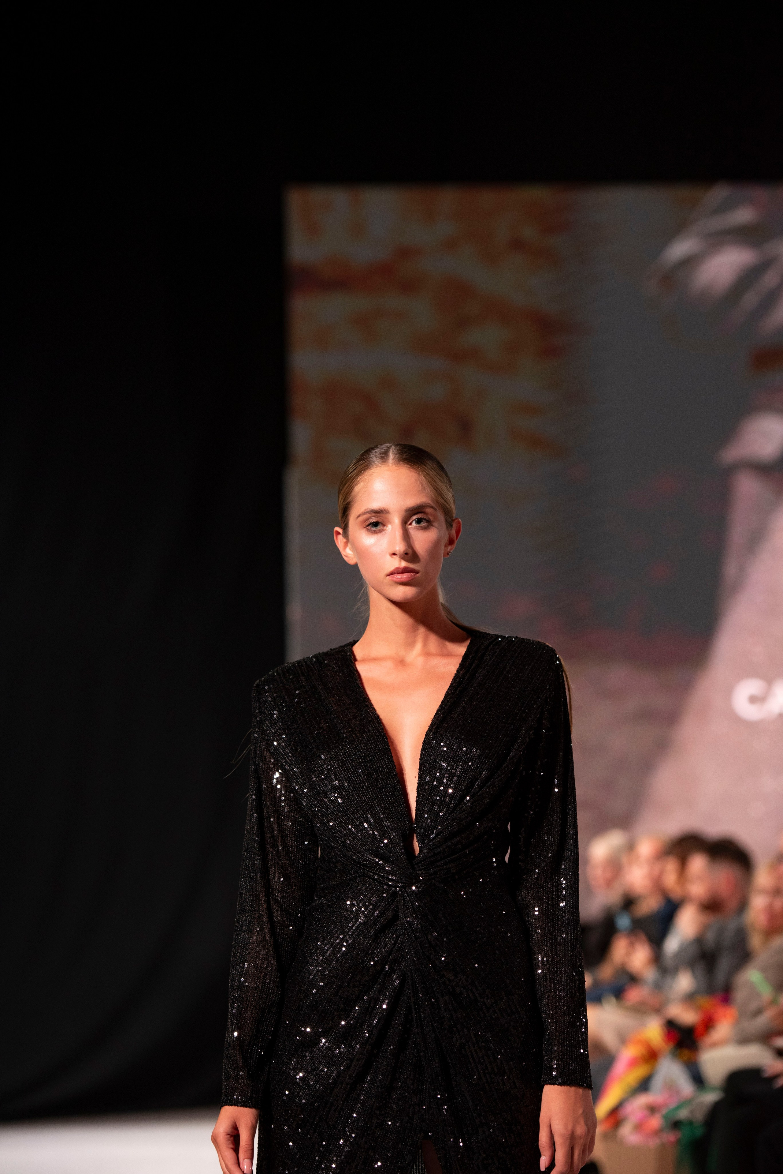 Фотограф на модельный показ. Свадебный, семейный, фэшн фотограф, школьный фотограф в Сочи