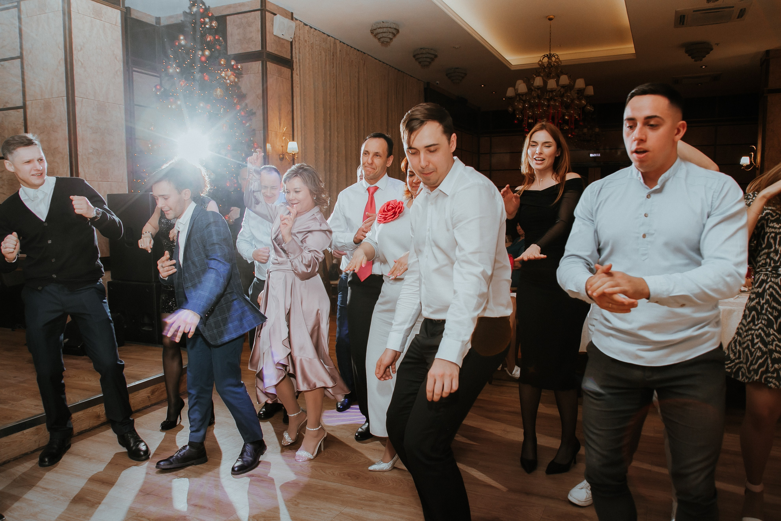 Съемка выездной регистрации в отеле. Свадебный и репортажный фотограф в Ярославле и Санкт-Петербурге Роман Микрюков