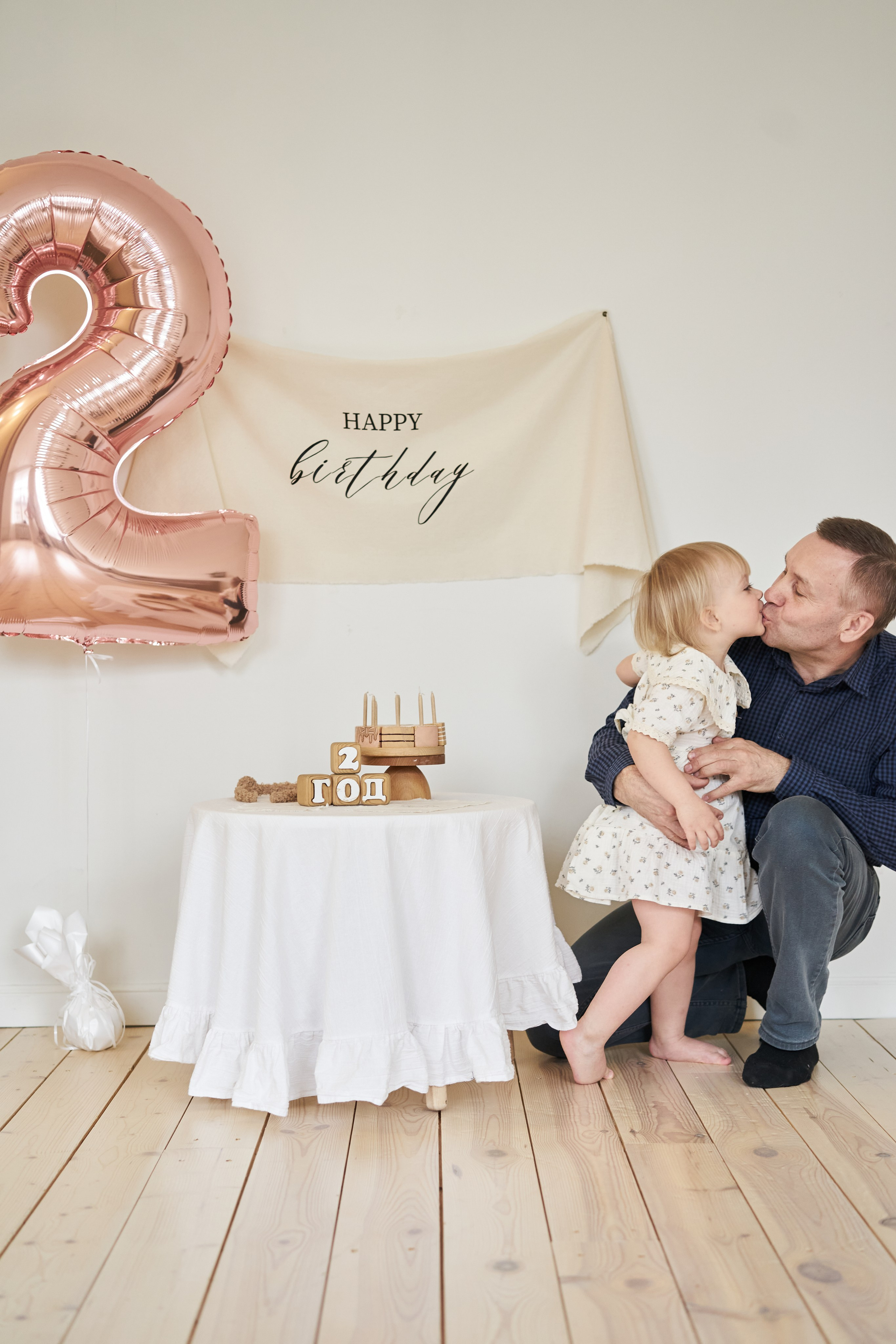 Семейная фотосессия в студии. Фотограф Екатеринбург Кокшарова Александра